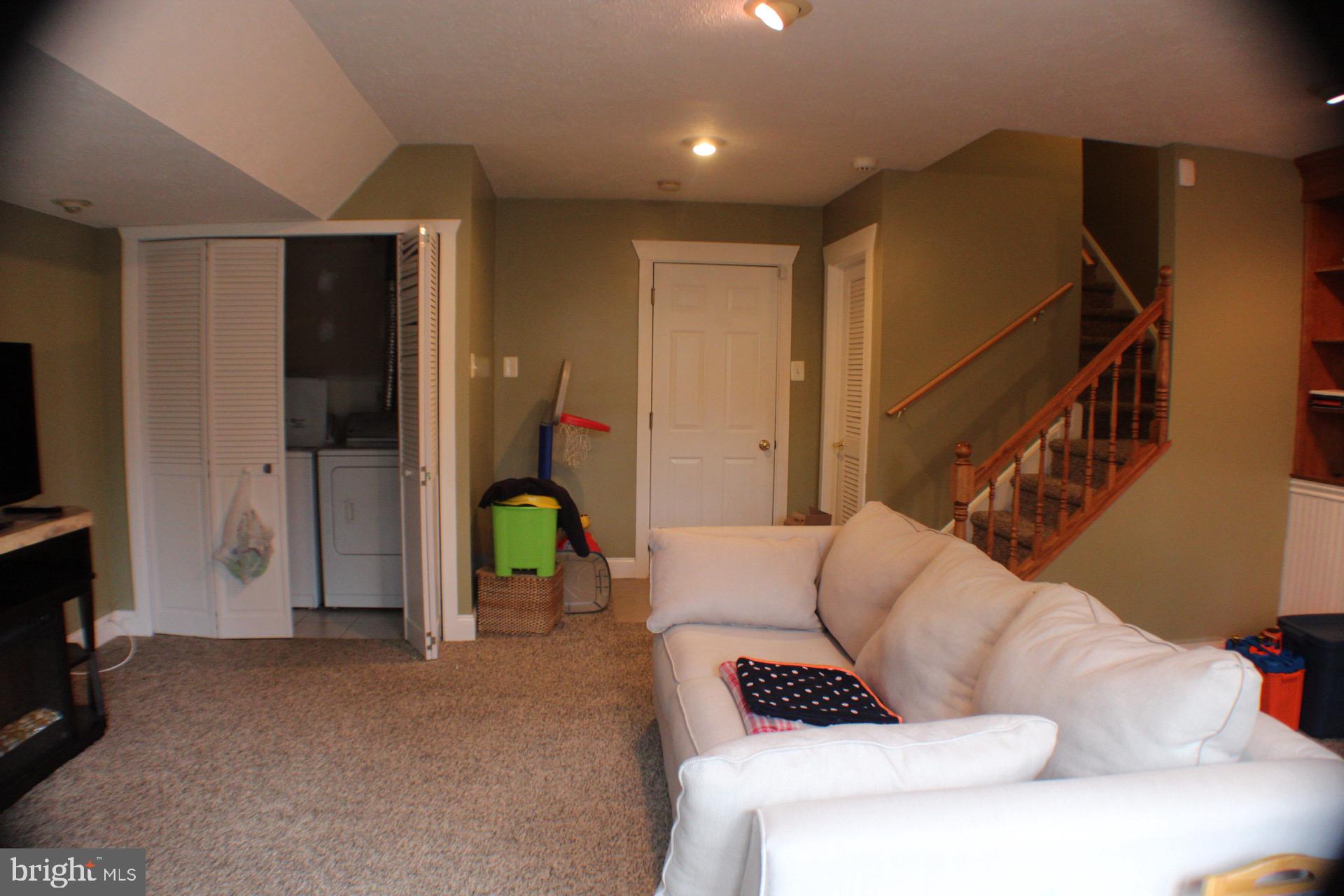 PINE TREE RIDGE - Residential Lease