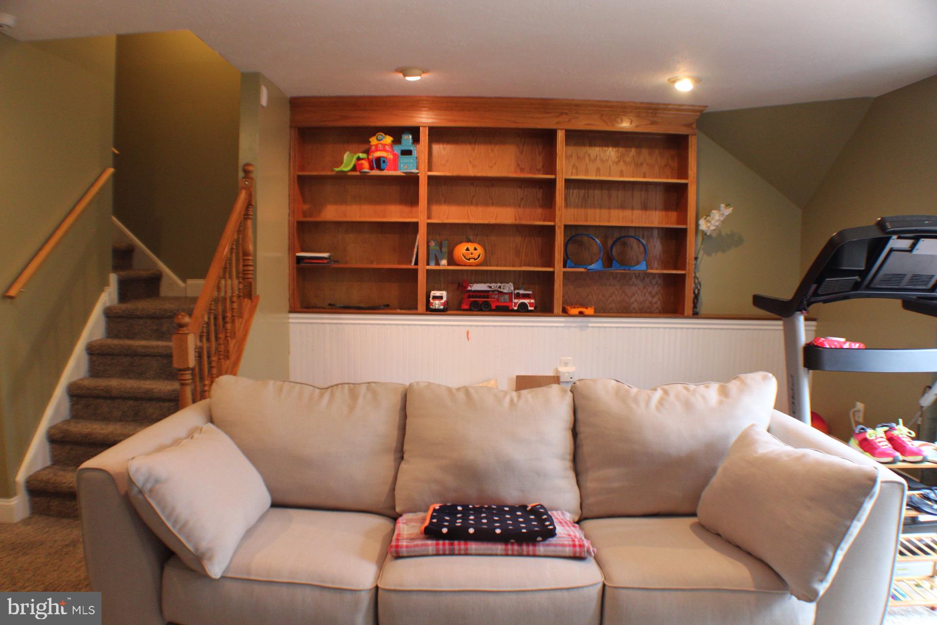 PINE TREE RIDGE - Residential Lease