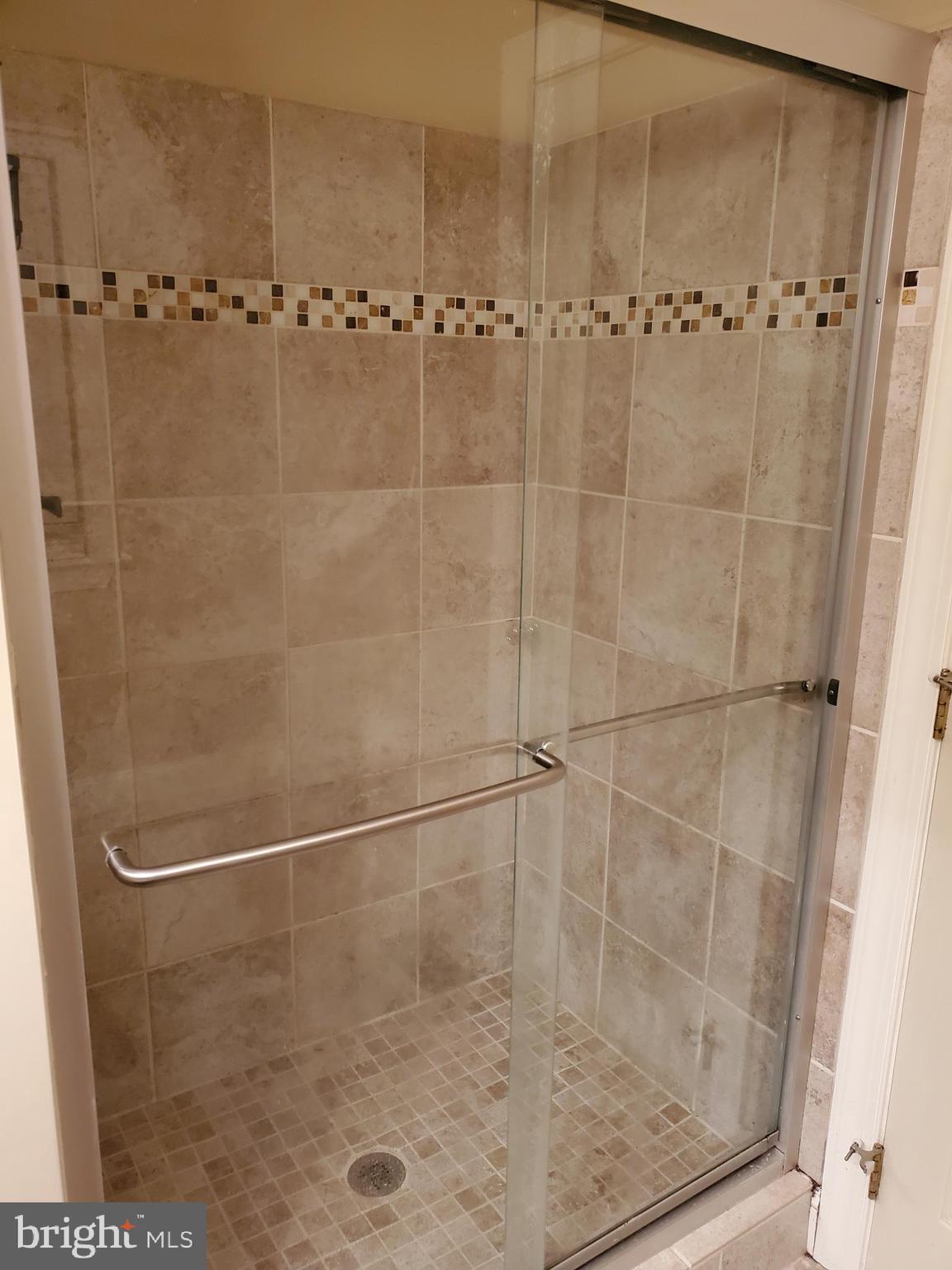 PINE TREE RIDGE - Residential Lease