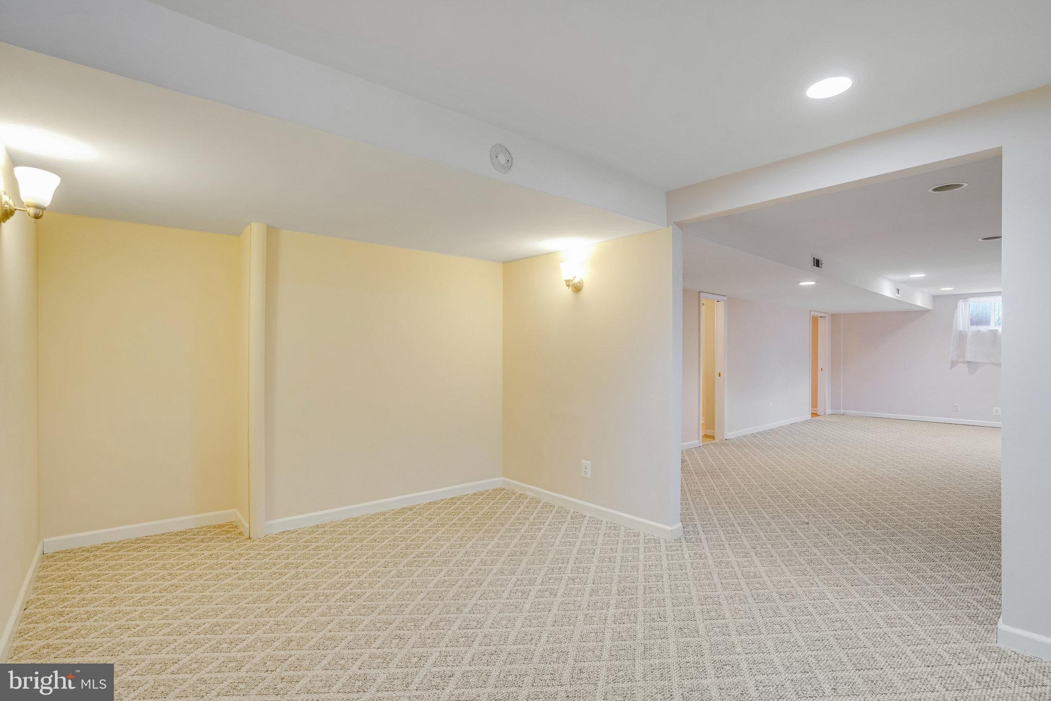 BERKSHIRE OAKWOOD - Residential