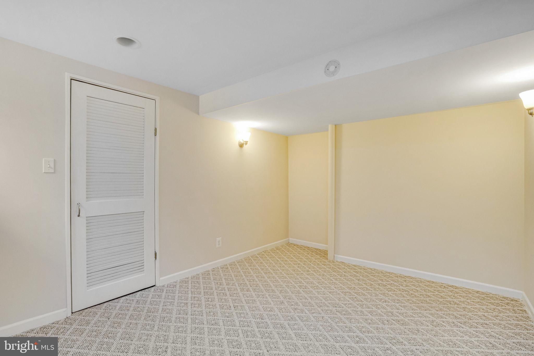 BERKSHIRE OAKWOOD - Residential