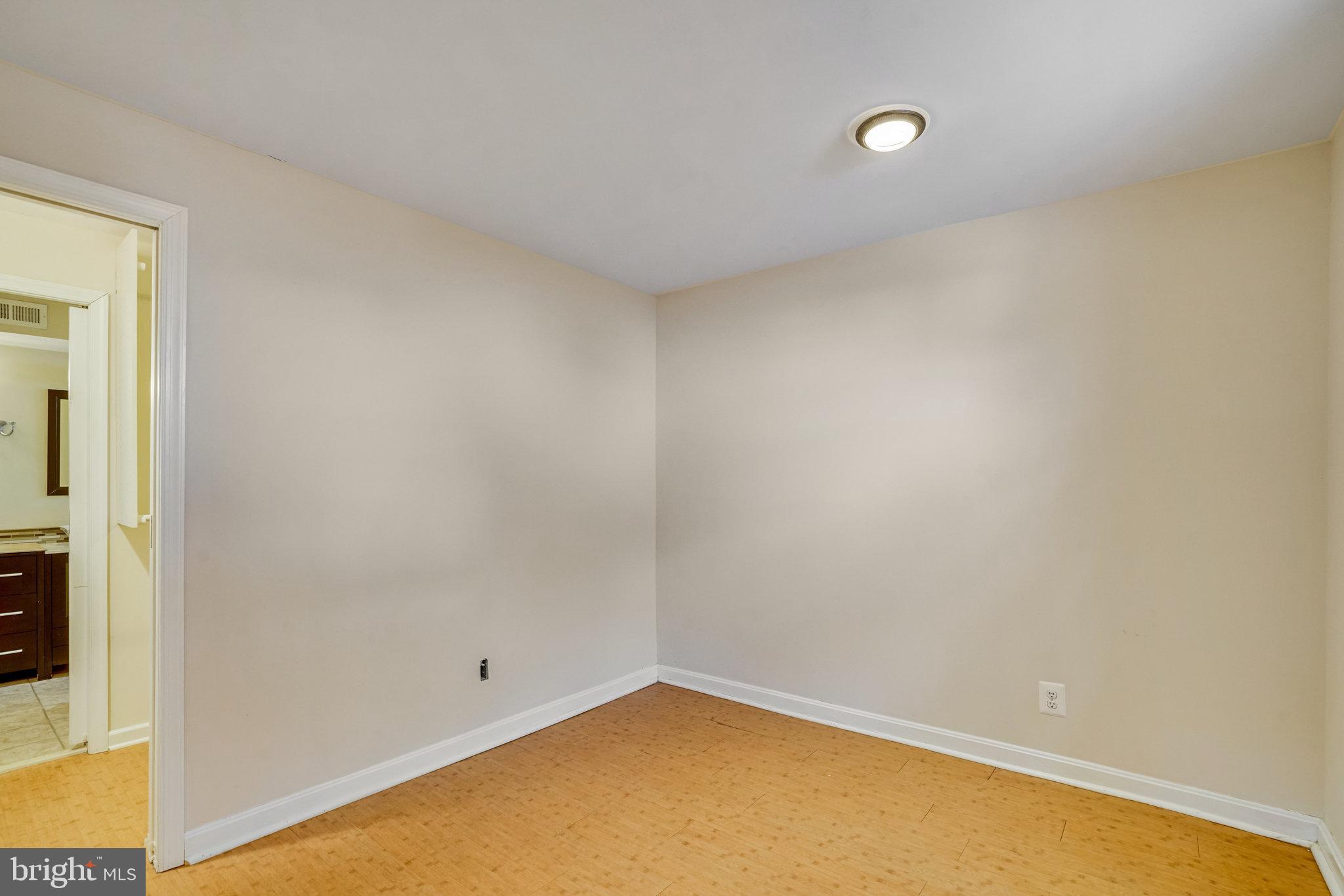 BERKSHIRE OAKWOOD - Residential