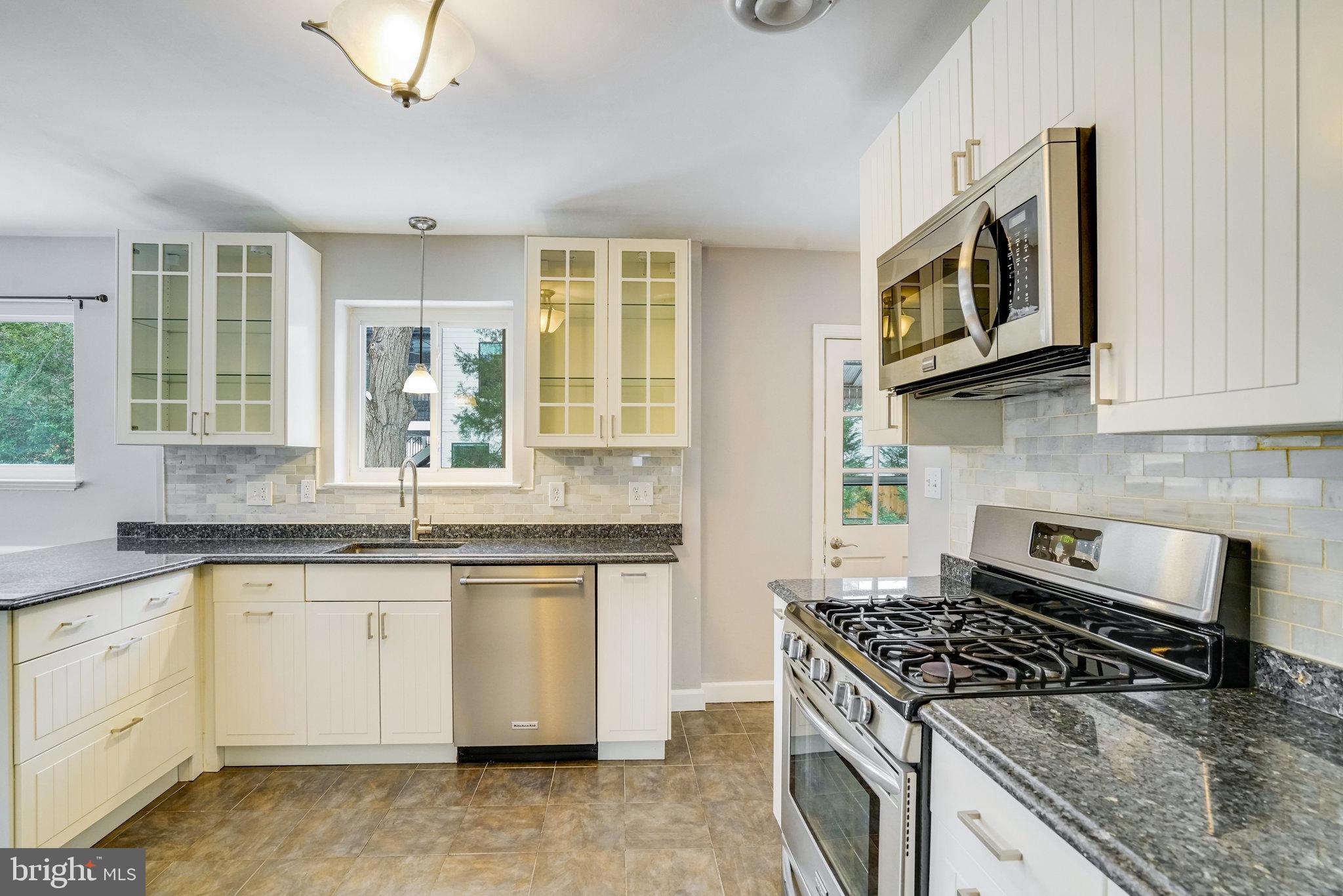 BERKSHIRE OAKWOOD - Residential