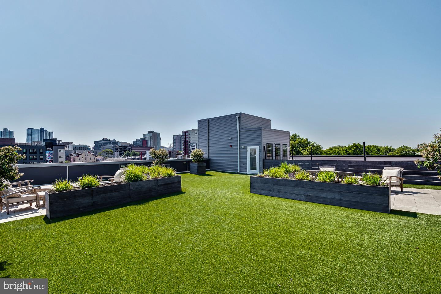 UNIVERSITY CITY - Residential Lease