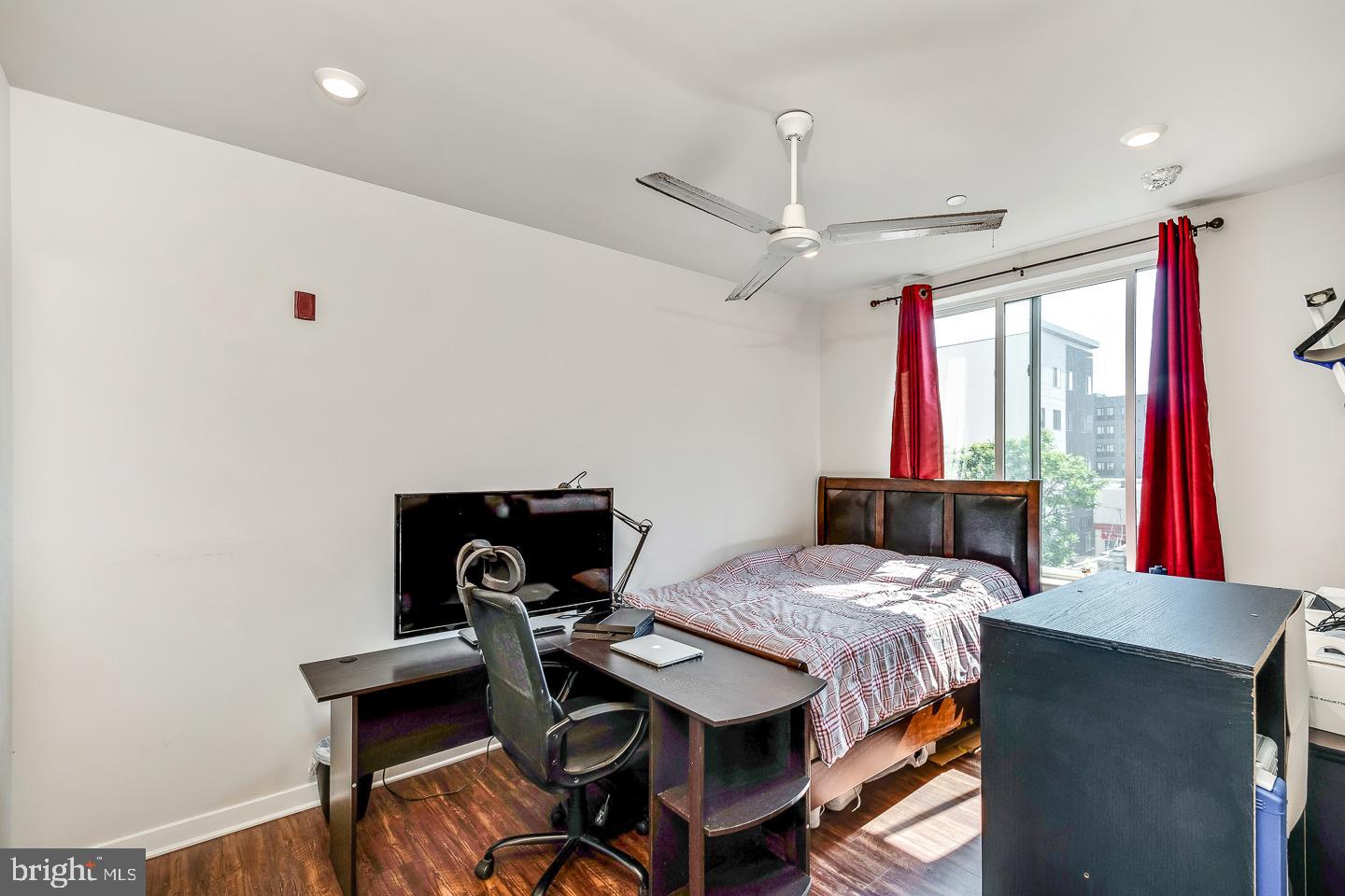 UNIVERSITY CITY - Residential Lease