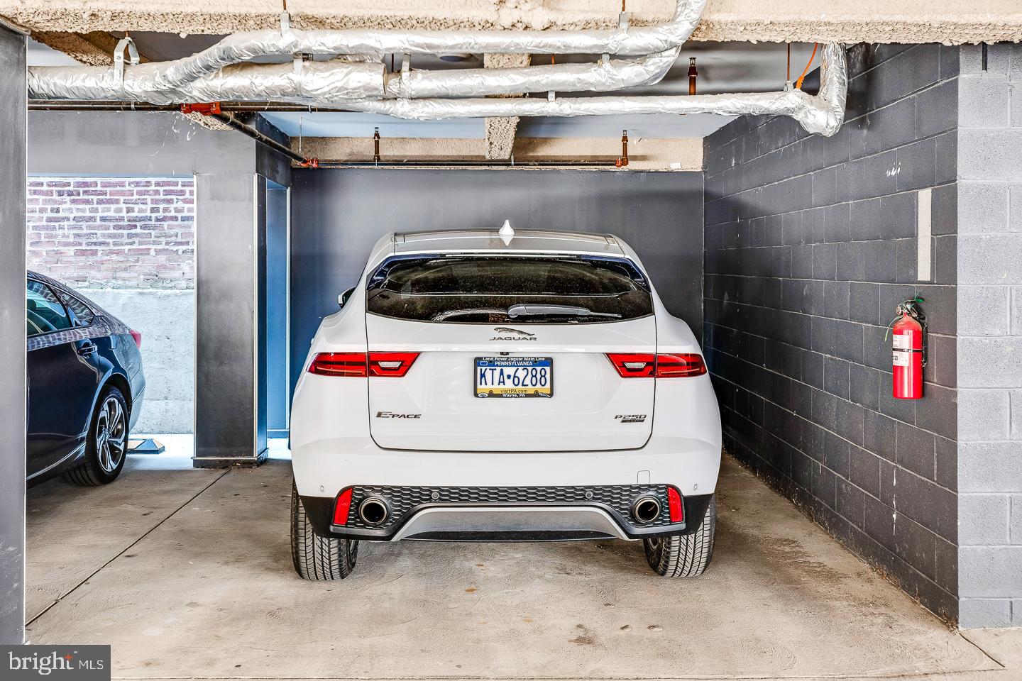 UNIVERSITY CITY - Residential Lease