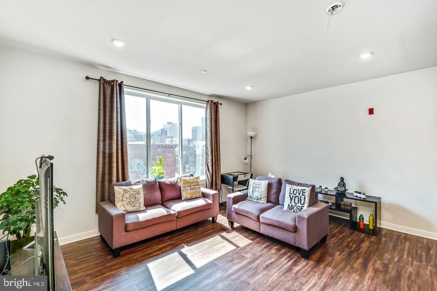 UNIVERSITY CITY - Residential Lease