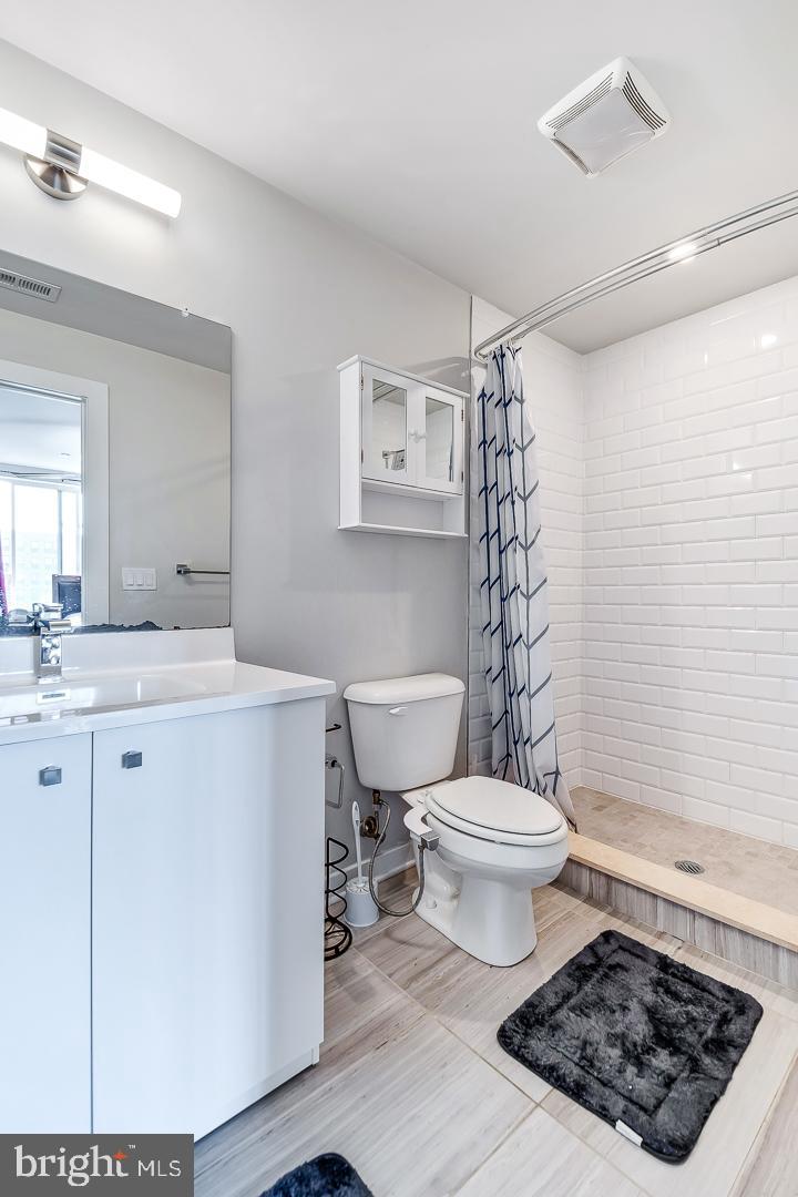 UNIVERSITY CITY - Residential Lease