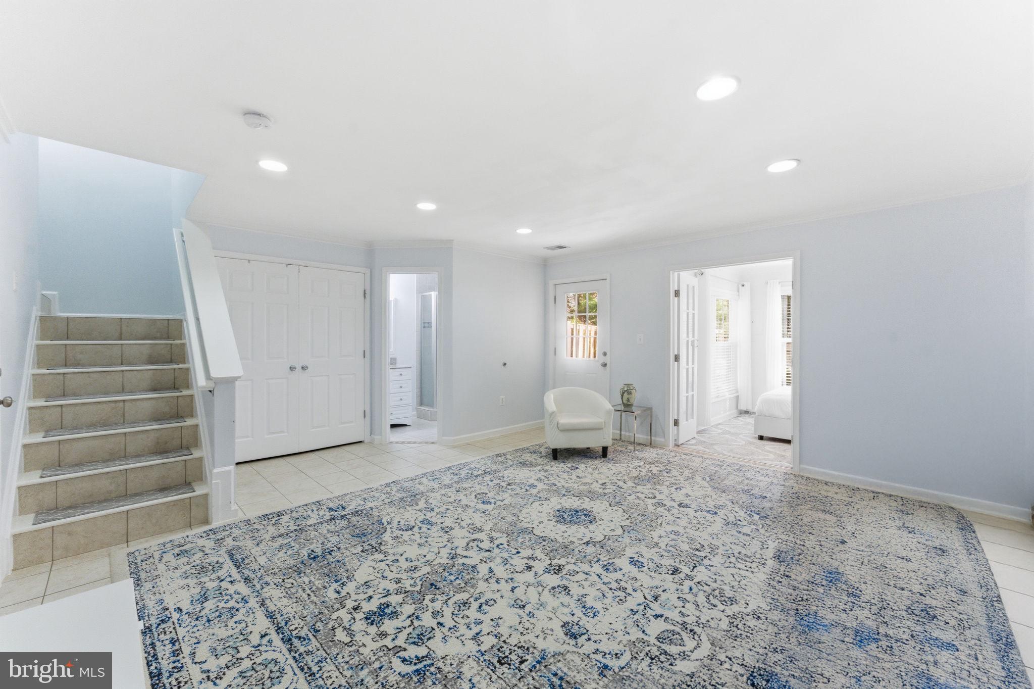 SOUTH RIDING - Residential