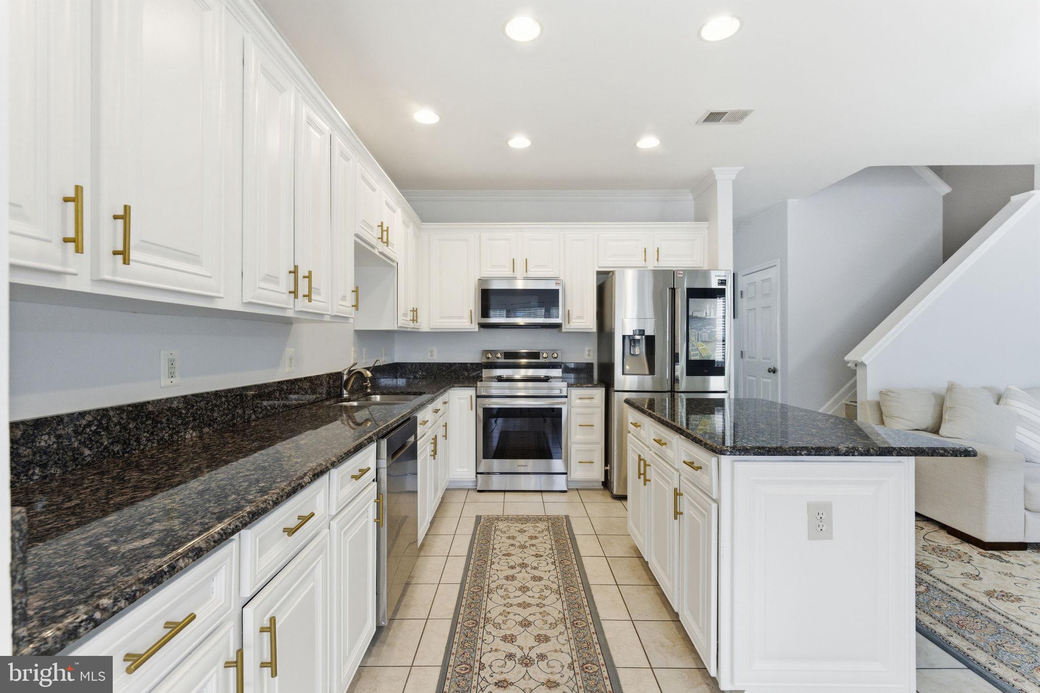 SOUTH RIDING - Residential