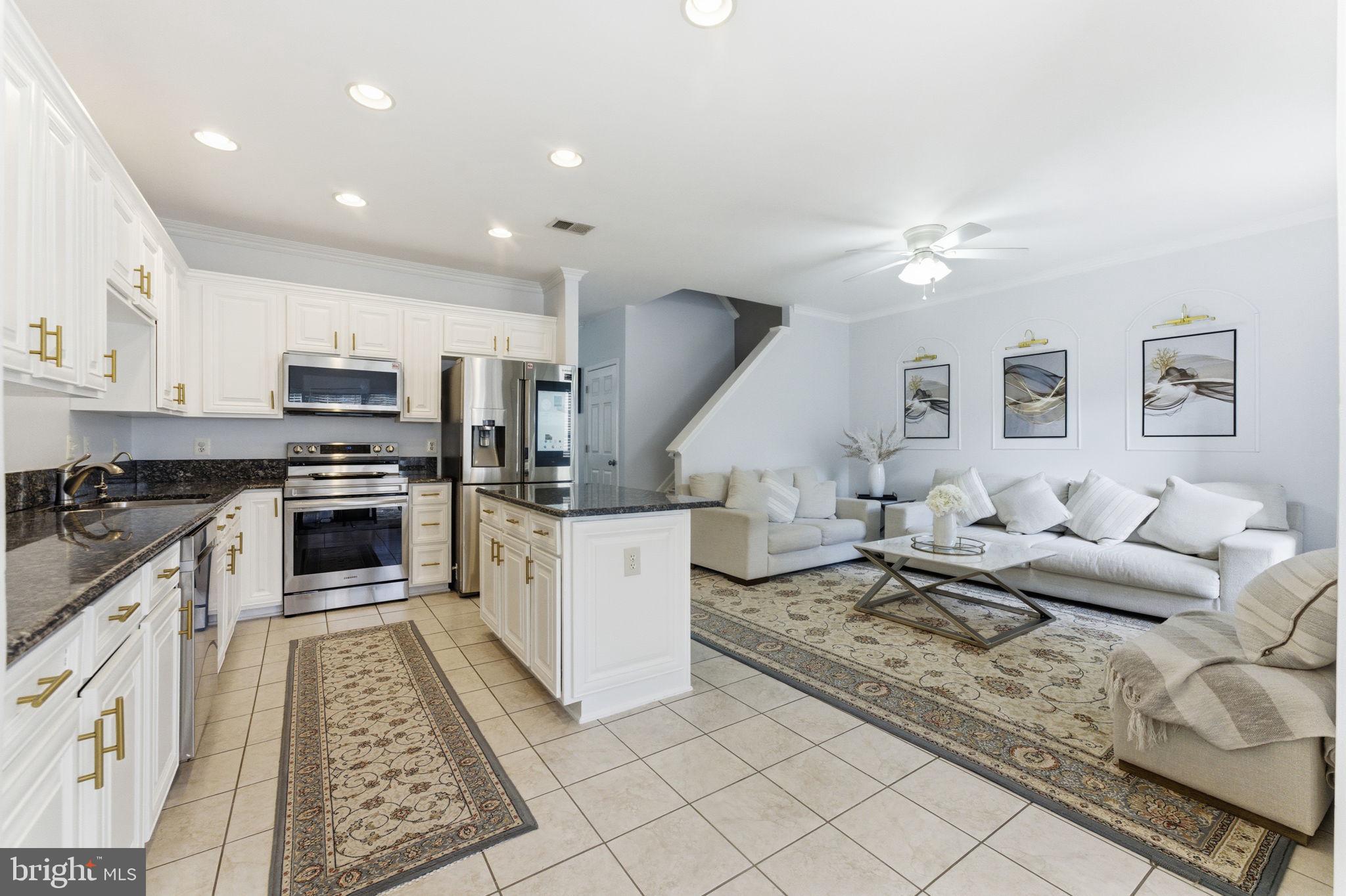 SOUTH RIDING - Residential