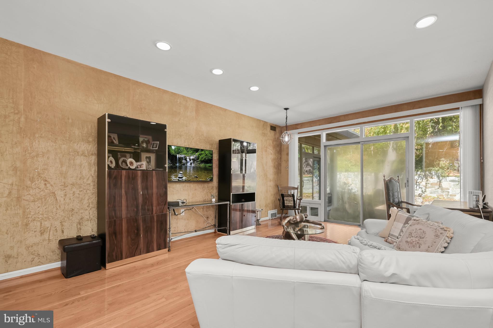 CHEVY CHASE - Residential