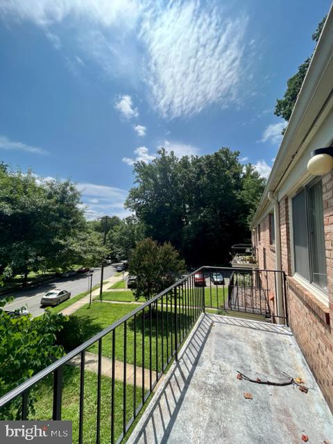 PARKSIDE CONDOMINIUMS - Residential Lease