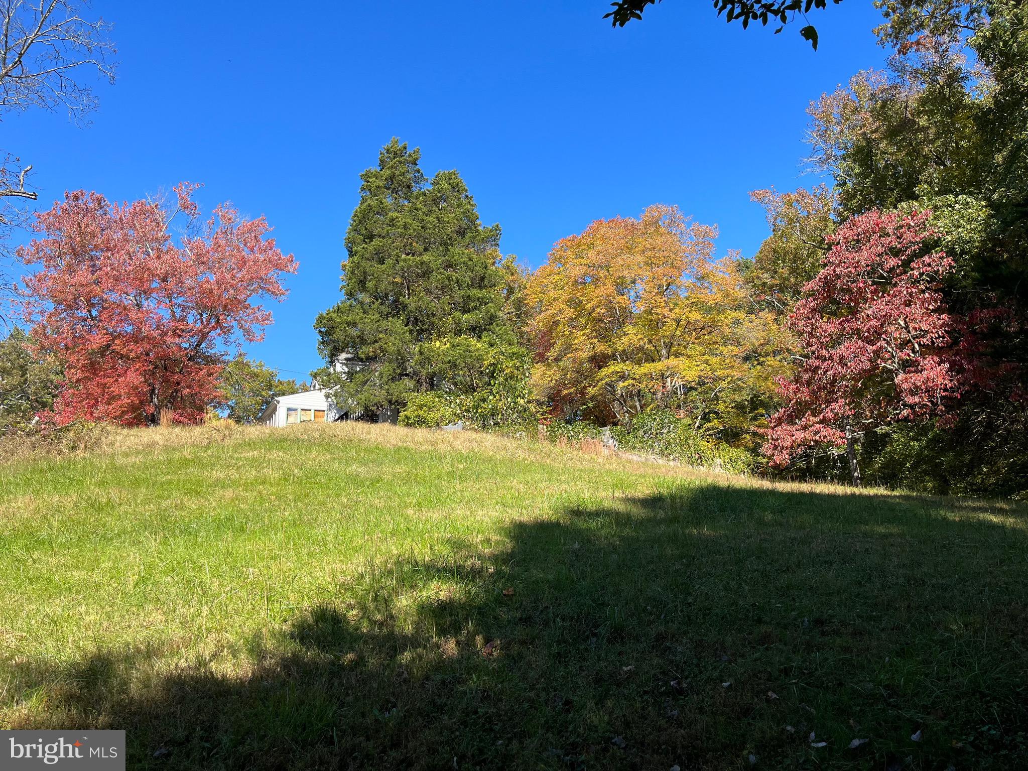 1816 RICHMOND HIGHWAY