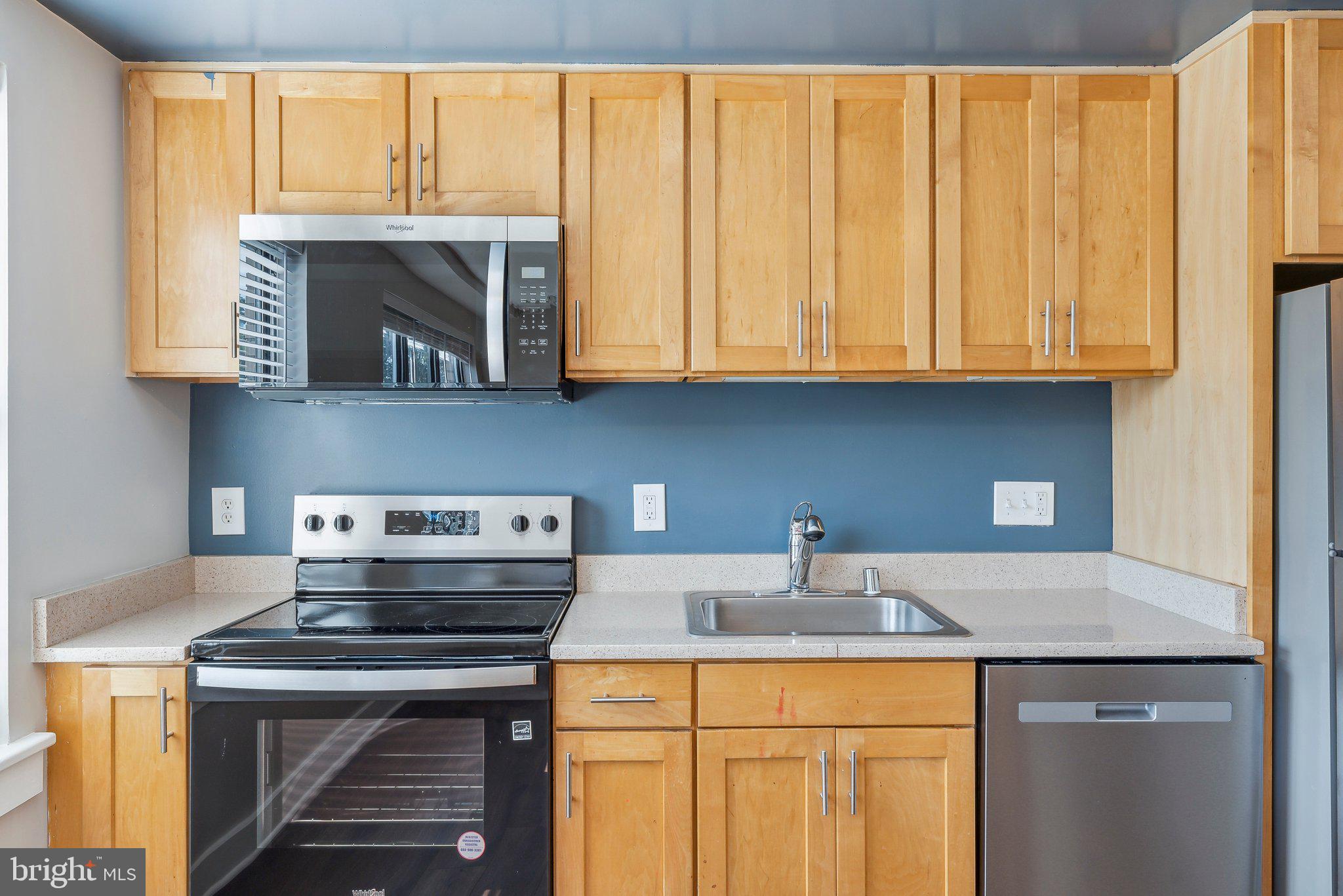 212 OAKWOOD STREET SE 318
