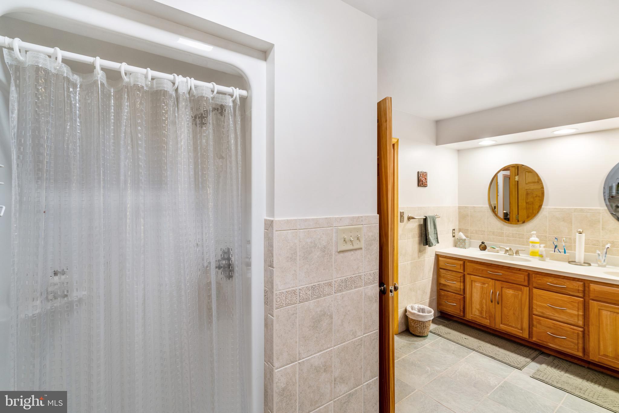 HILLCREST - Residential