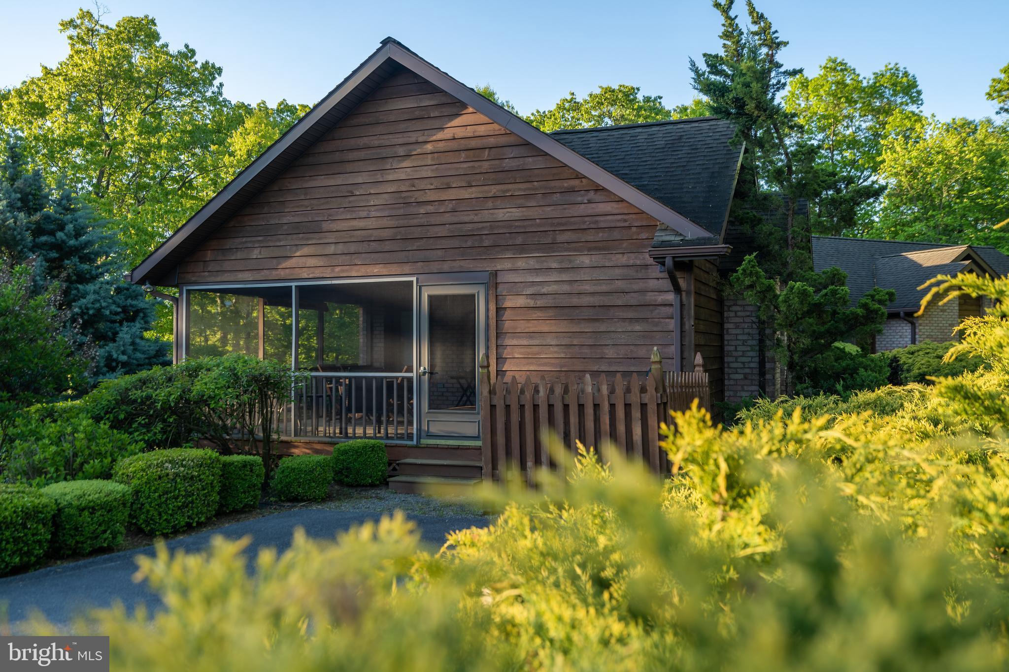 HILLCREST - Residential