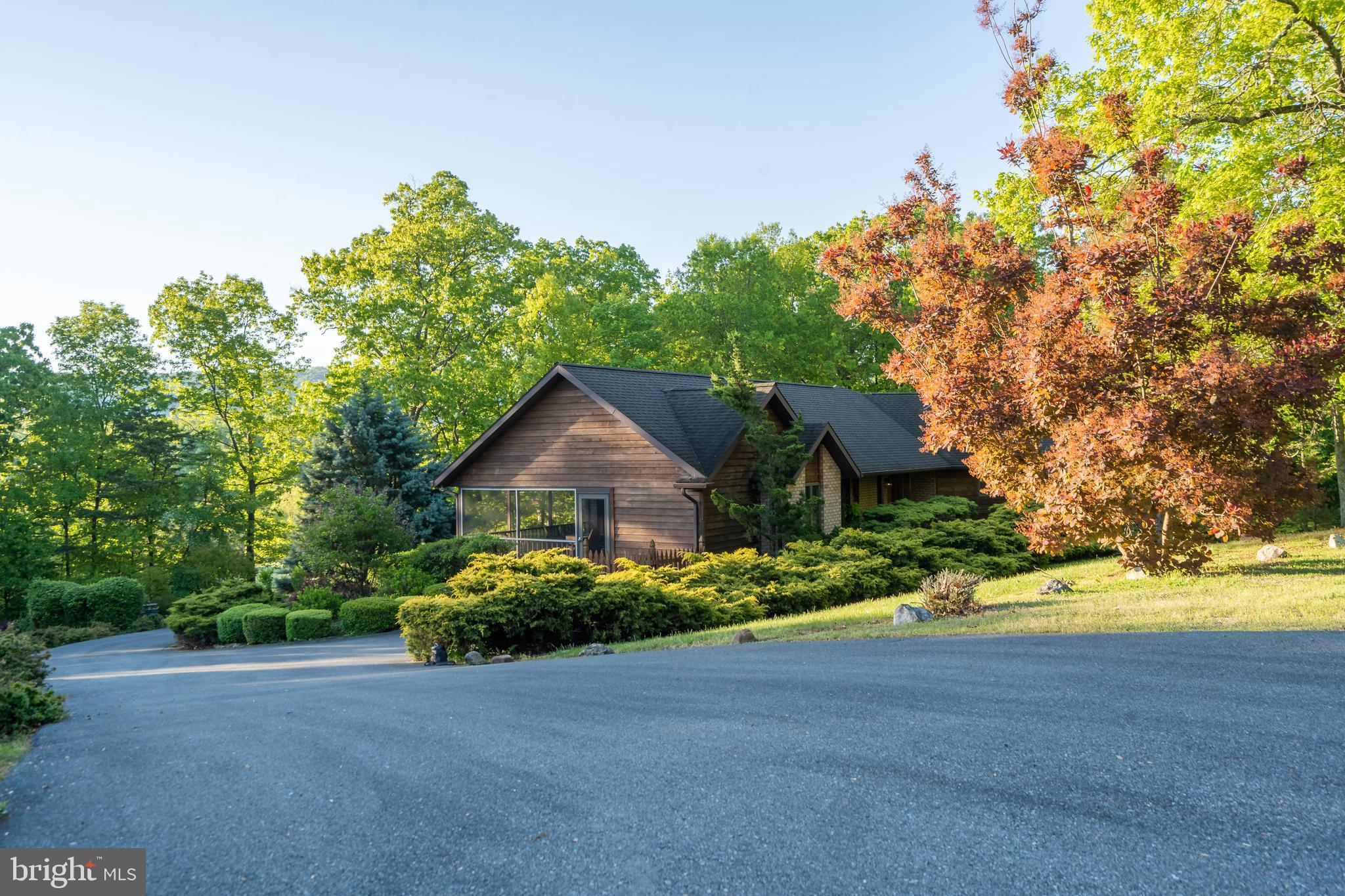 HILLCREST - Residential