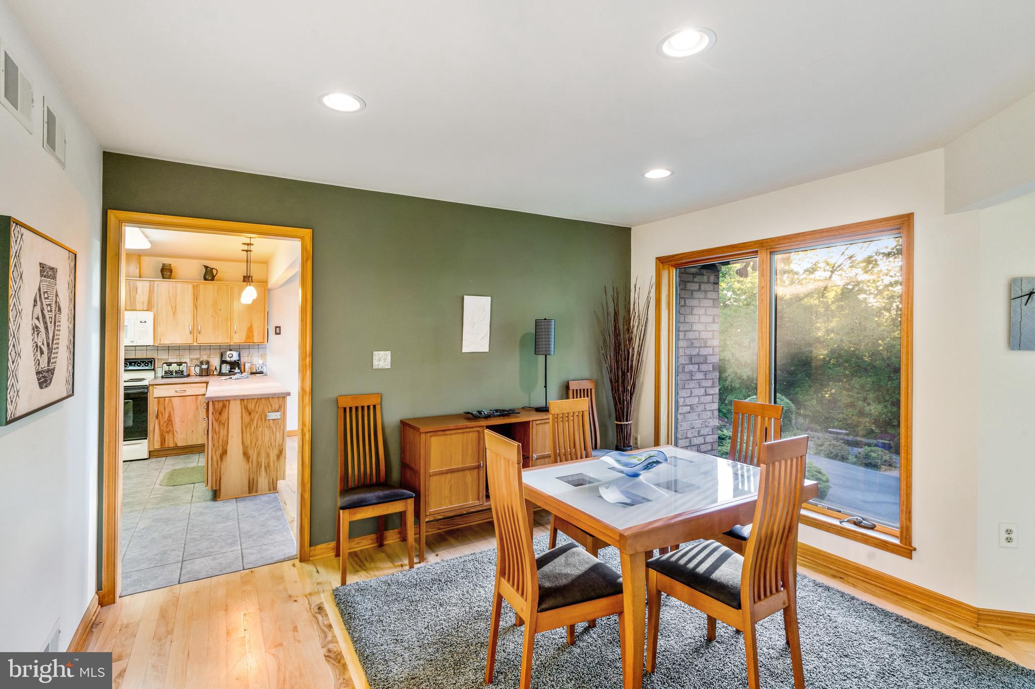 HILLCREST - Residential