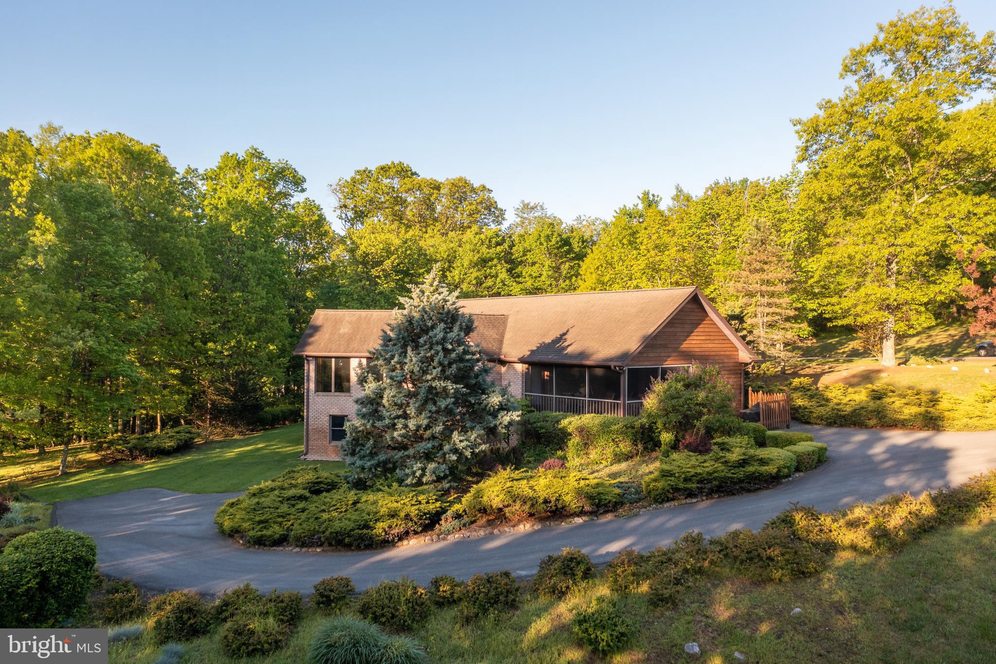 HILLCREST - Residential