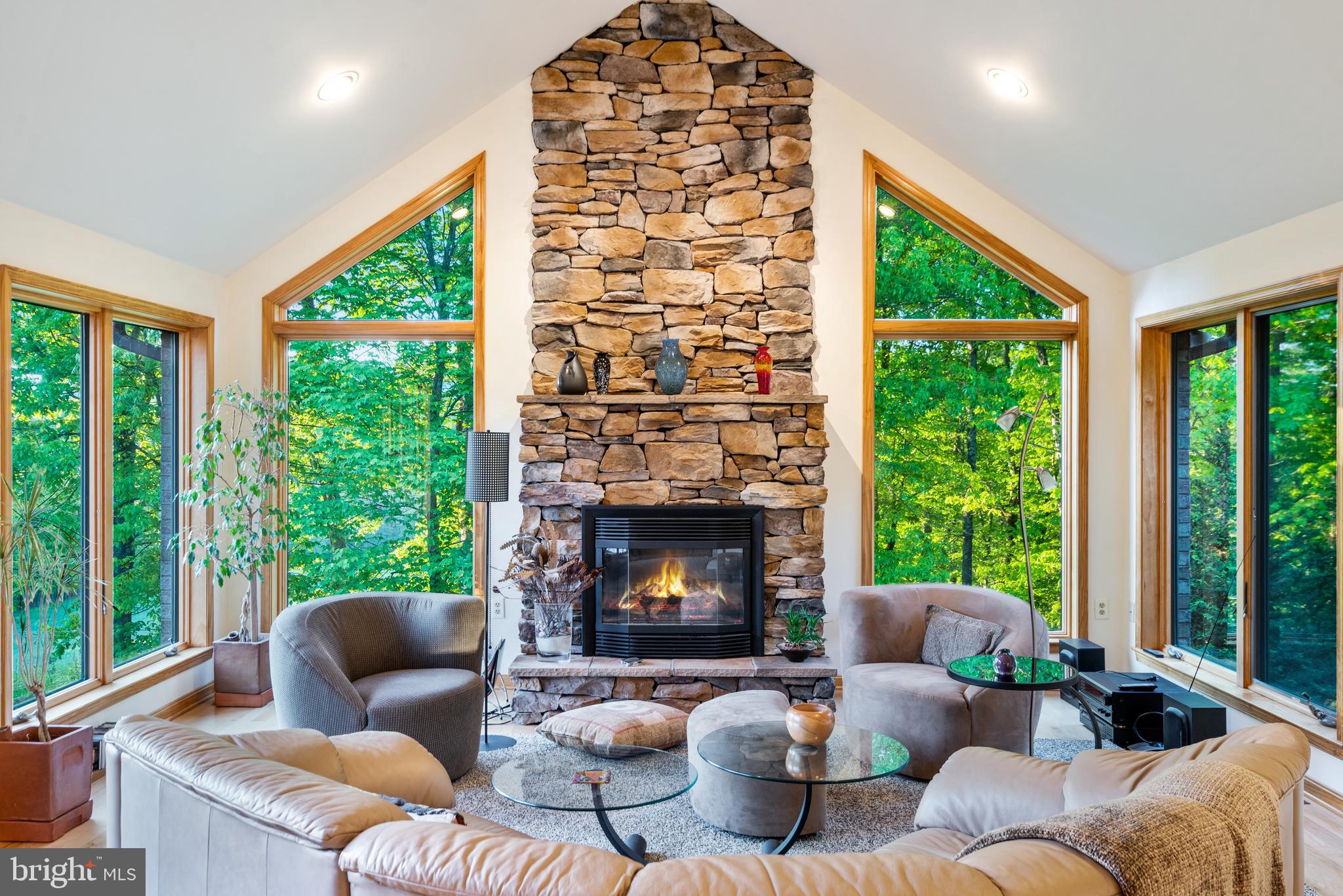 HILLCREST - Residential