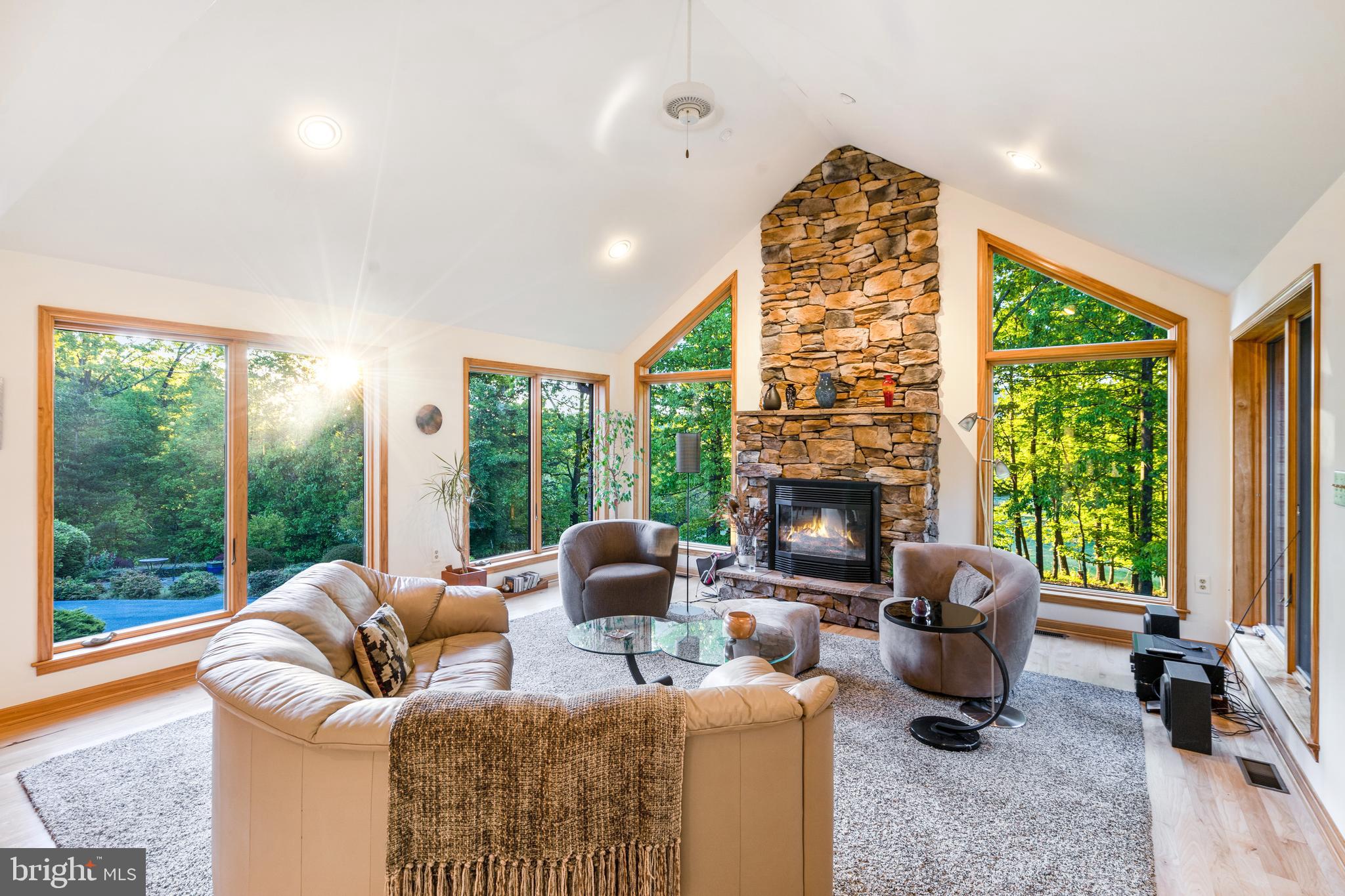 HILLCREST - Residential