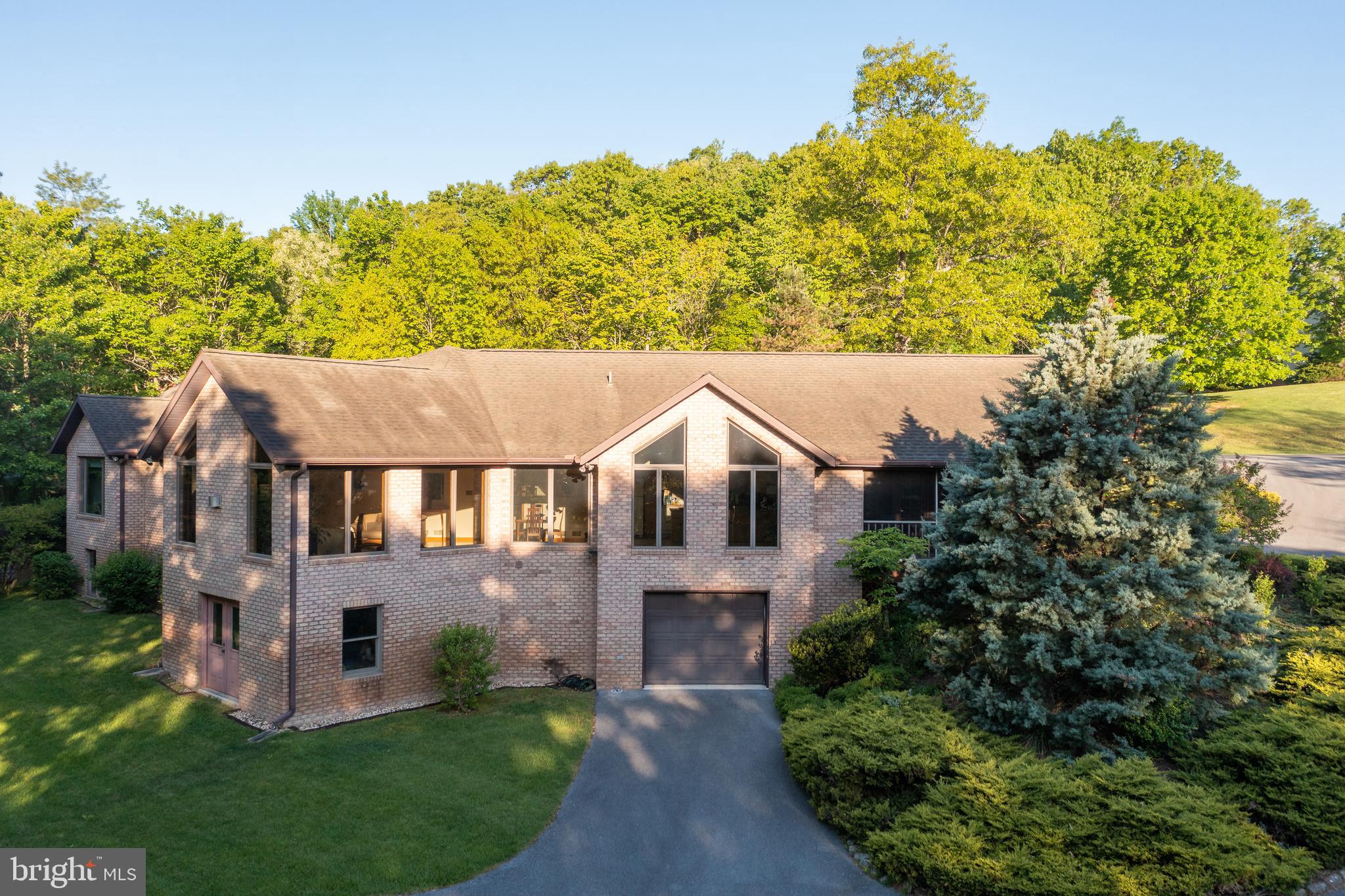 HILLCREST - Residential