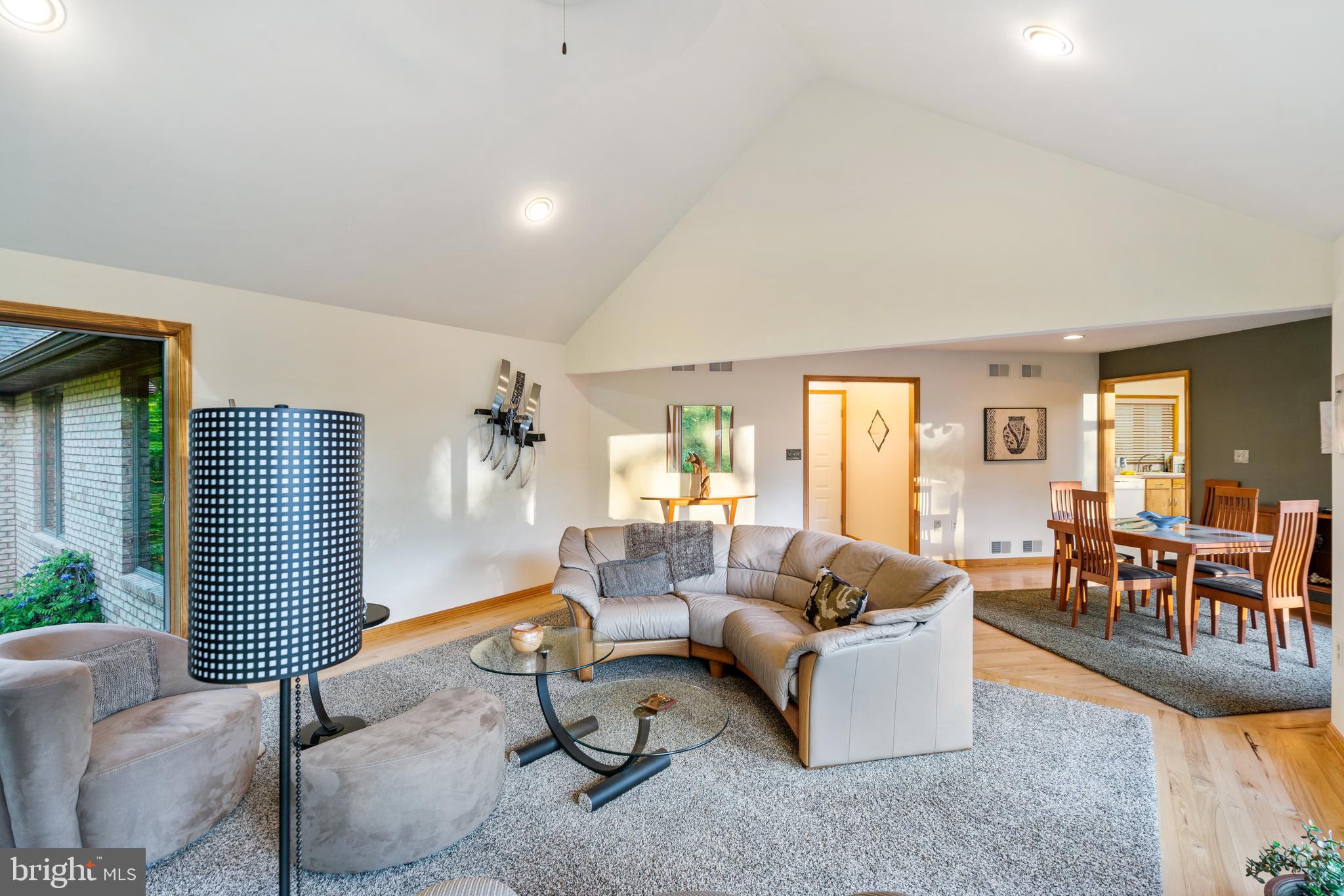 HILLCREST - Residential