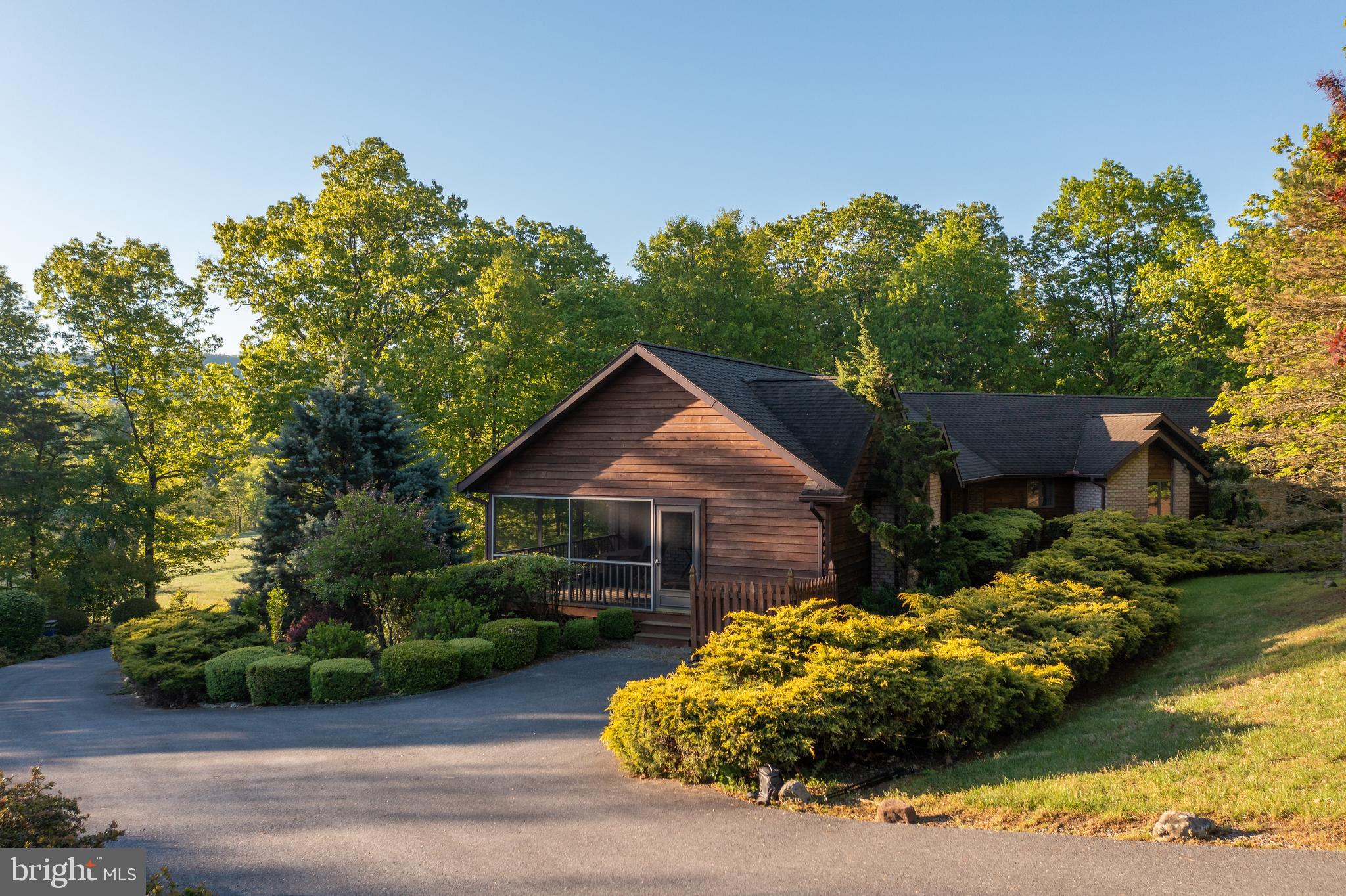 HILLCREST - Residential