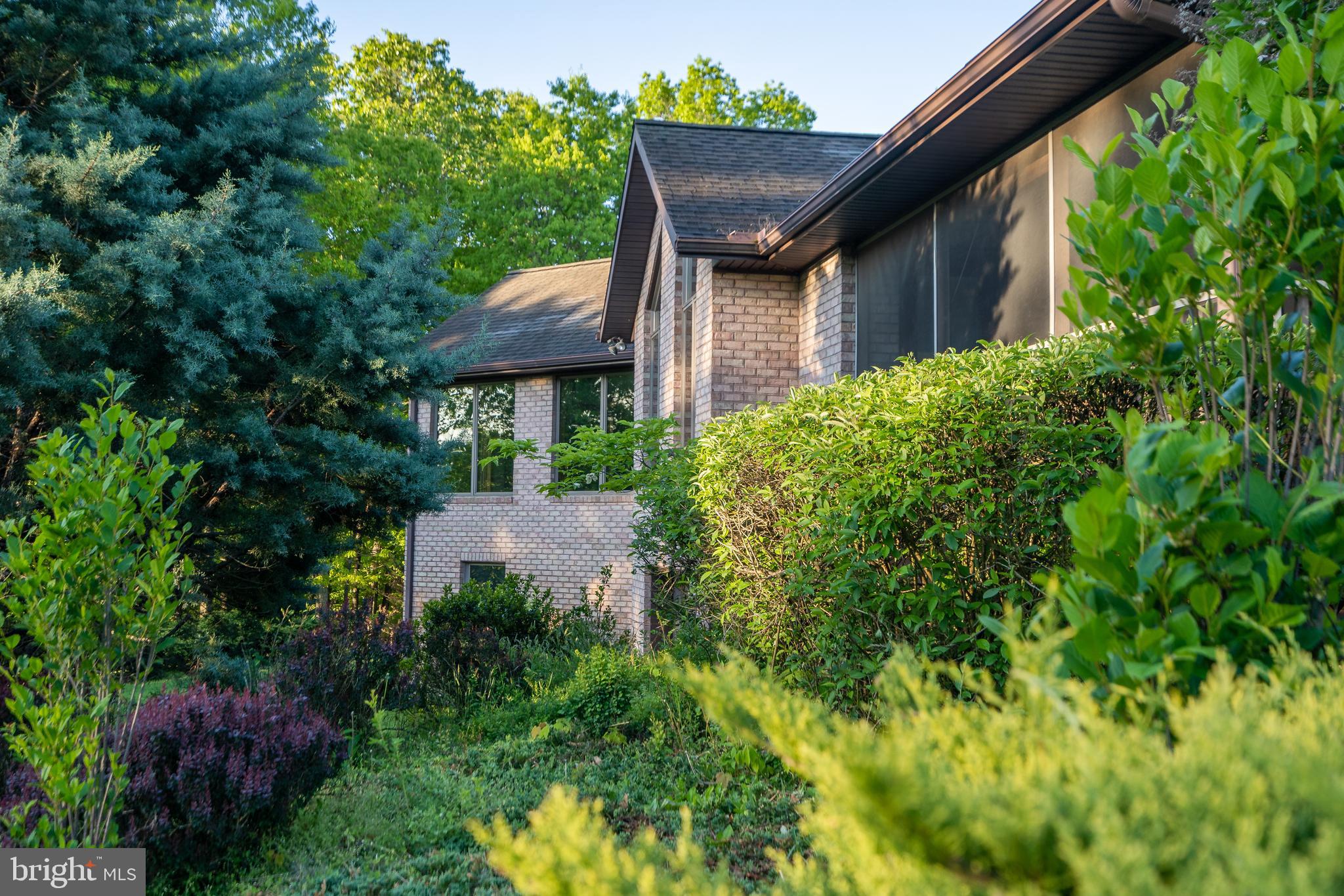 HILLCREST - Residential