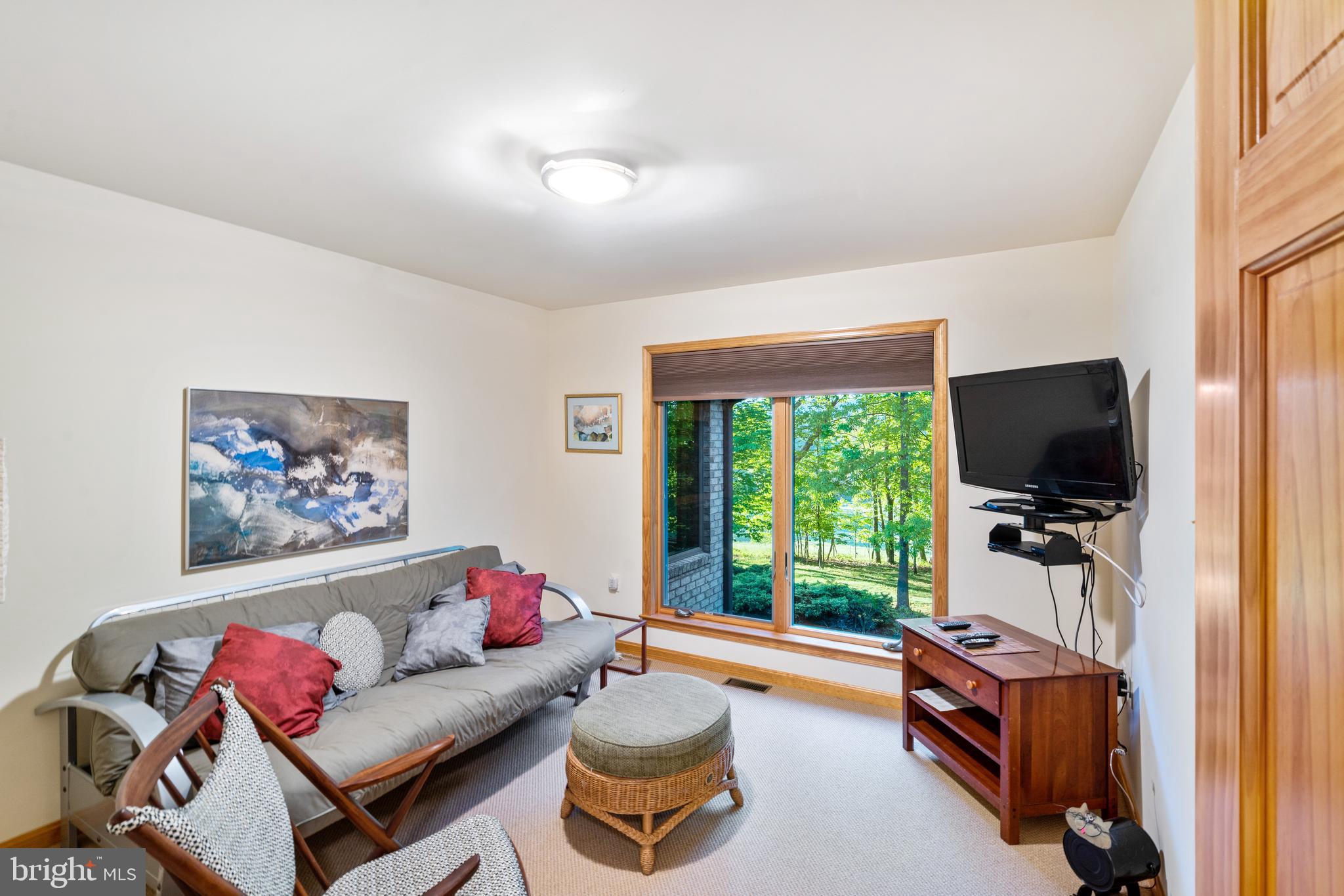 HILLCREST - Residential