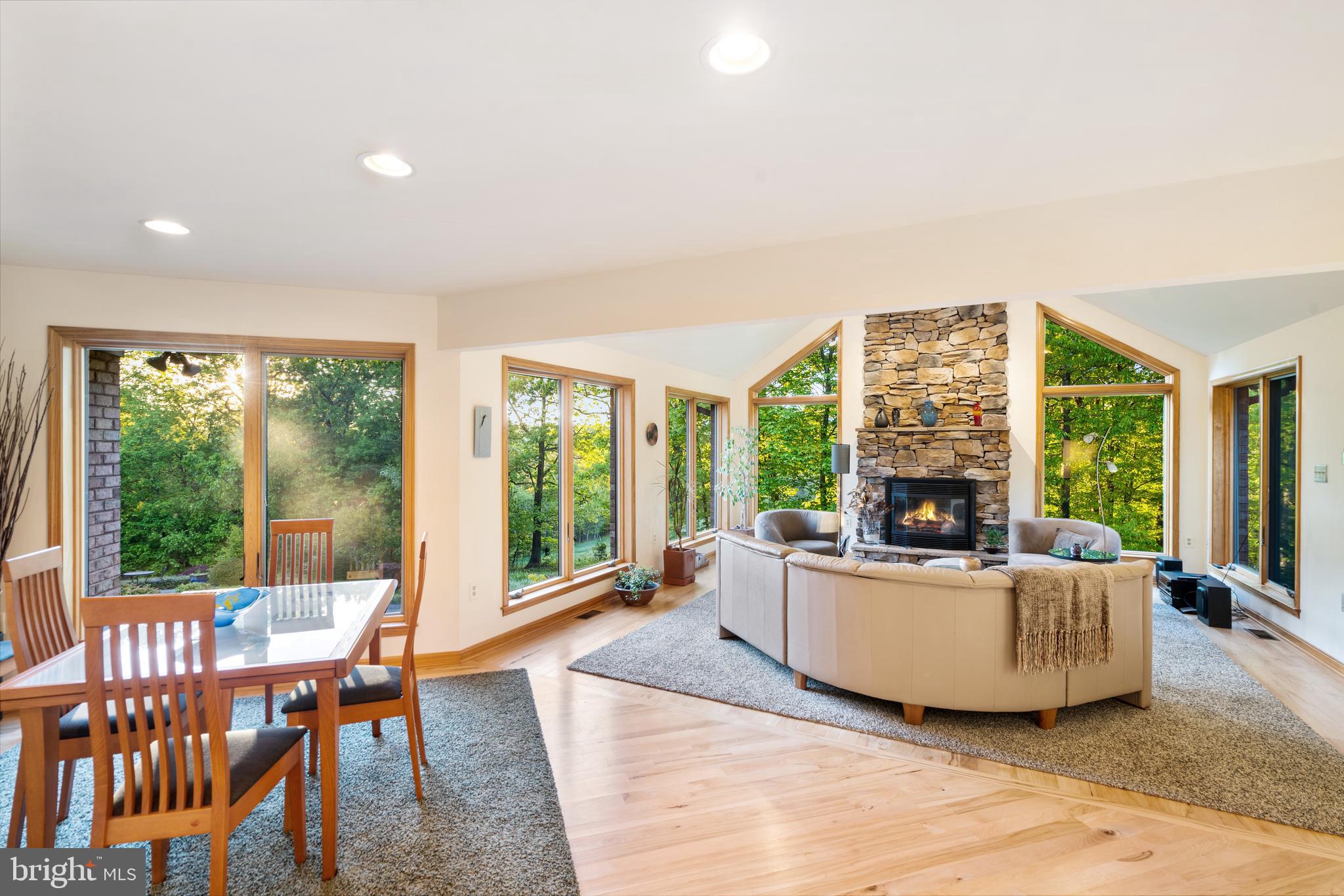 HILLCREST - Residential