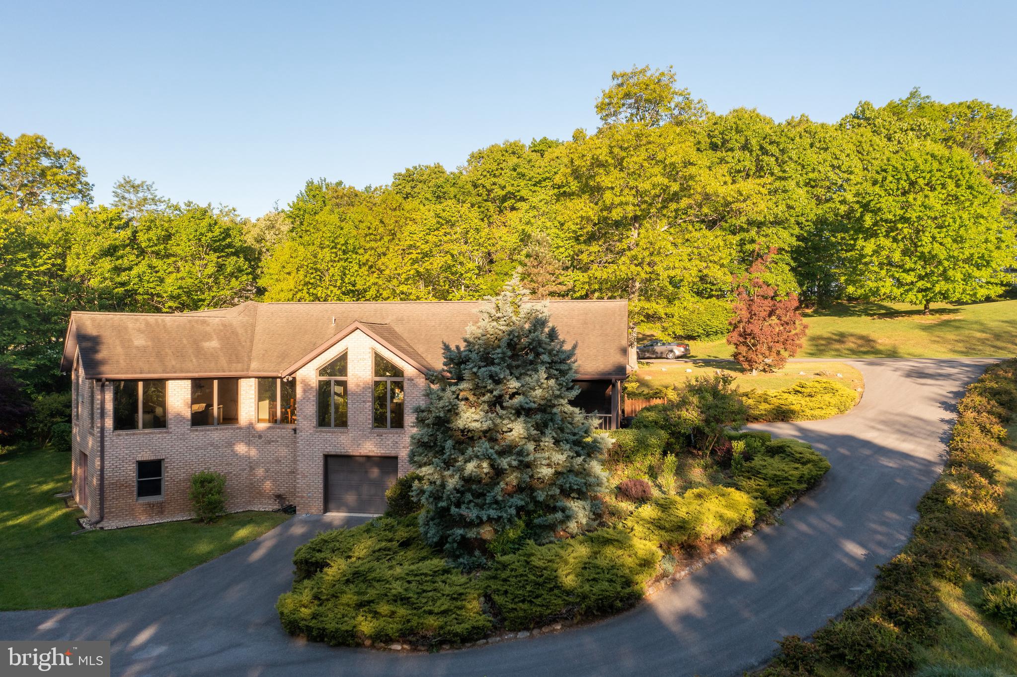 HILLCREST - Residential