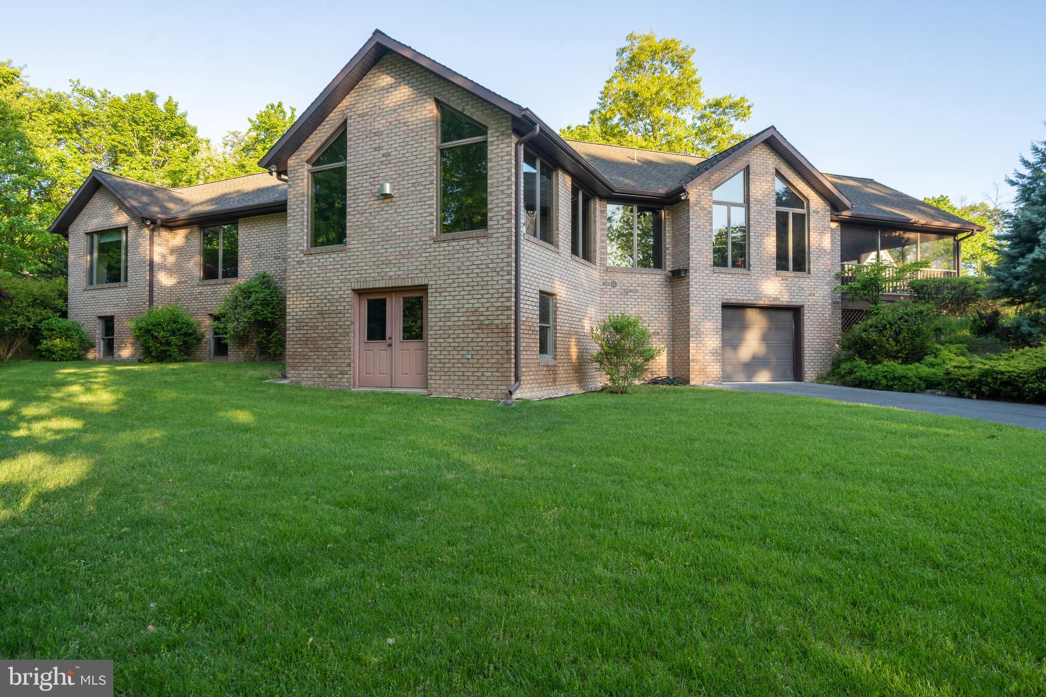 HILLCREST - Residential