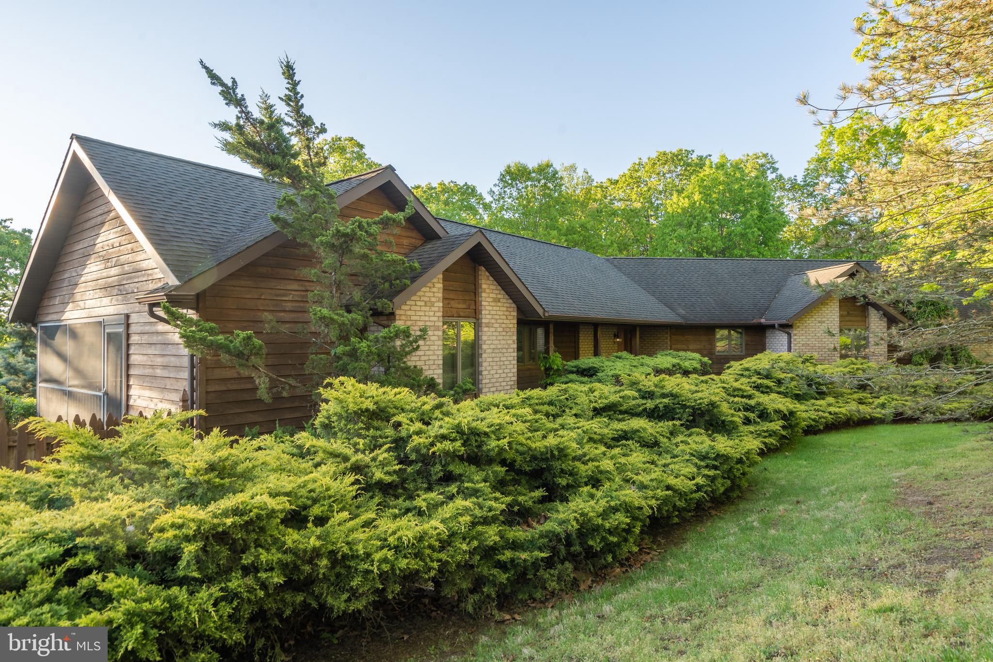 HILLCREST - Residential