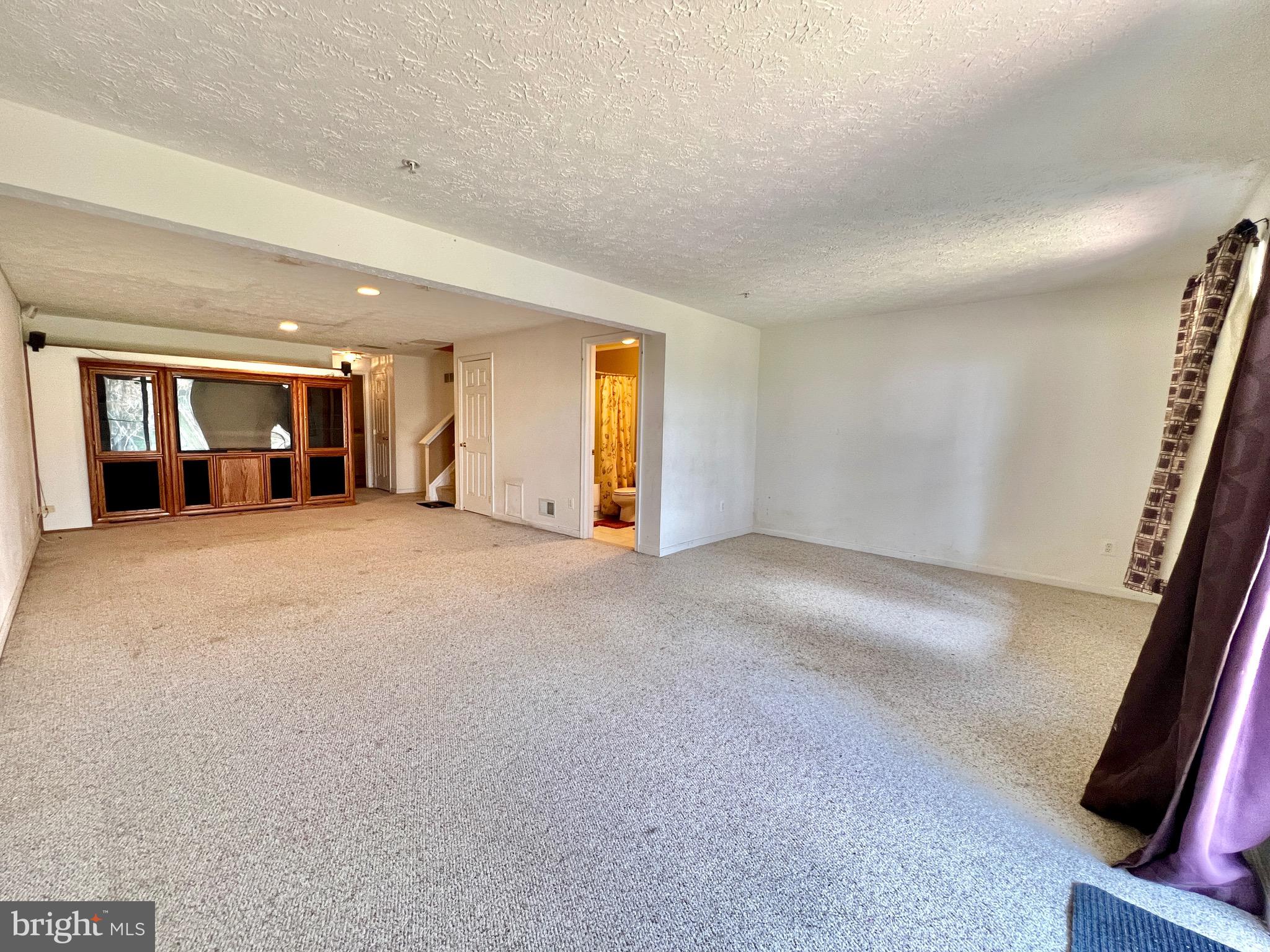 REISTERSTOWN VILLAGE - Residential