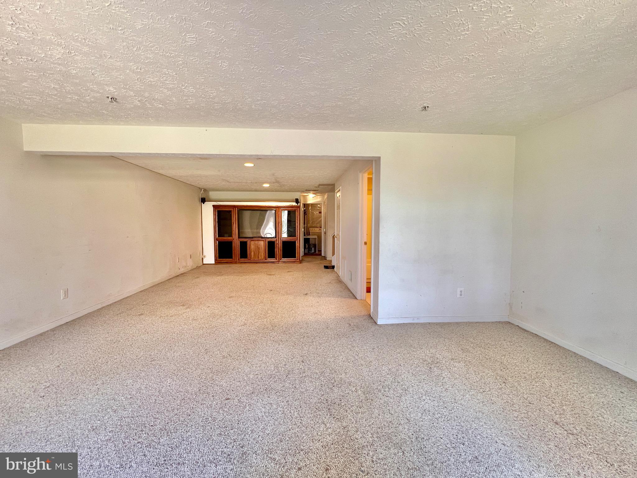 REISTERSTOWN VILLAGE - Residential