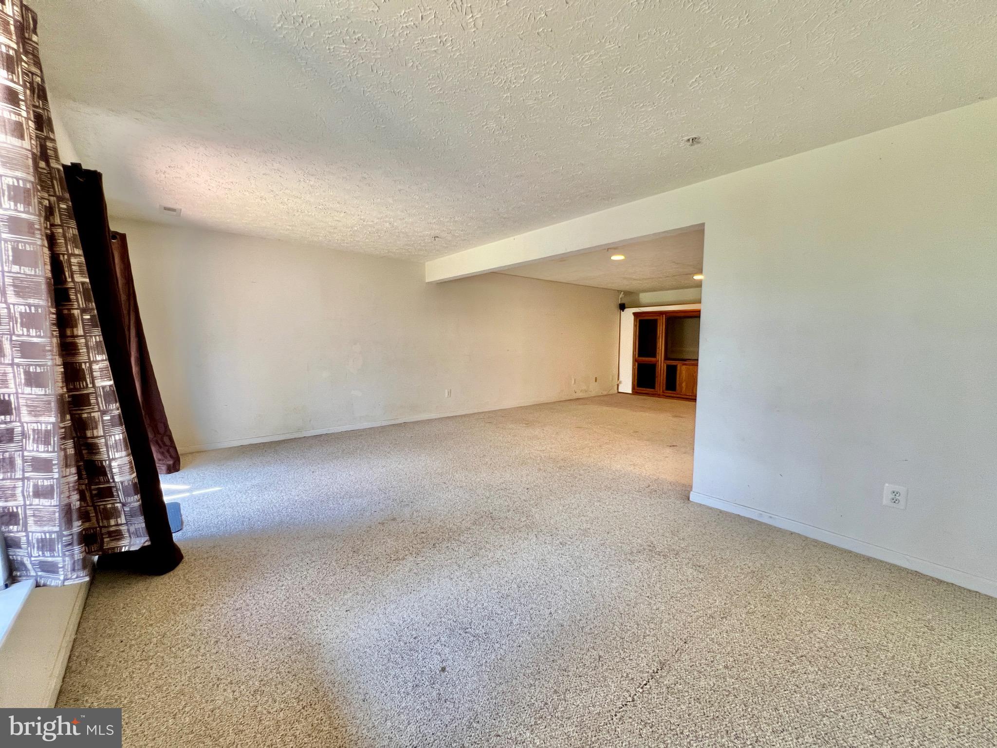 REISTERSTOWN VILLAGE - Residential