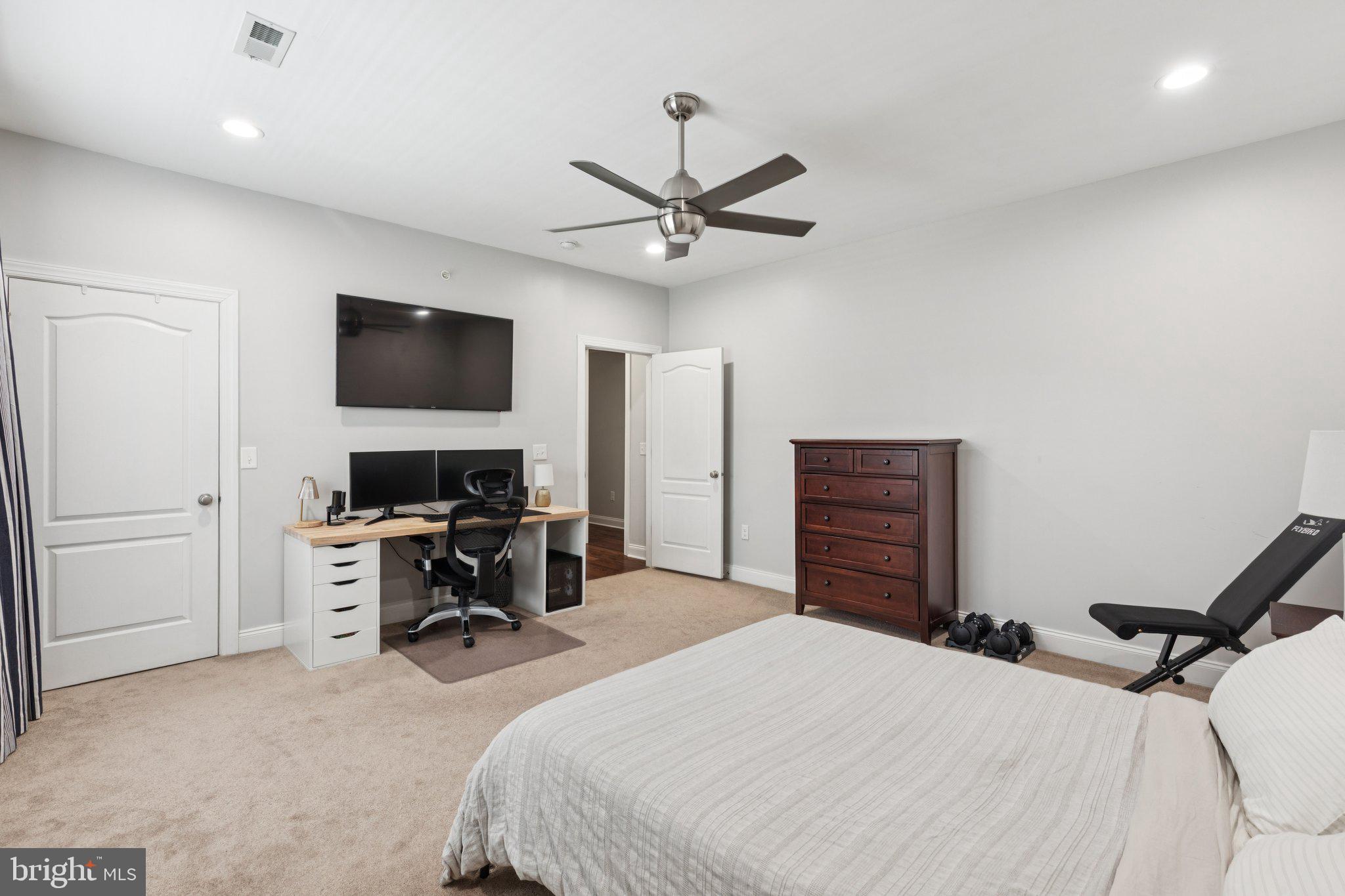 WARRINGTON GLEN - Residential