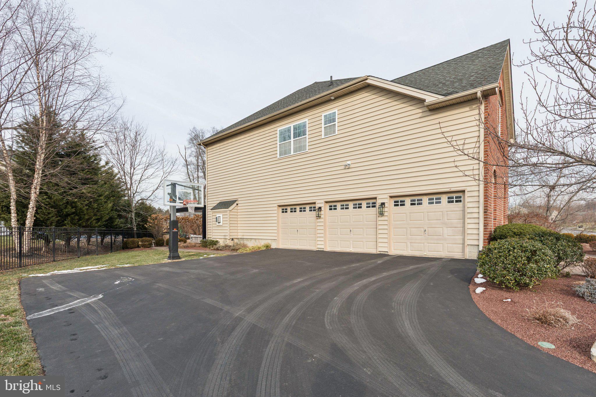 WARRINGTON GLEN - Residential