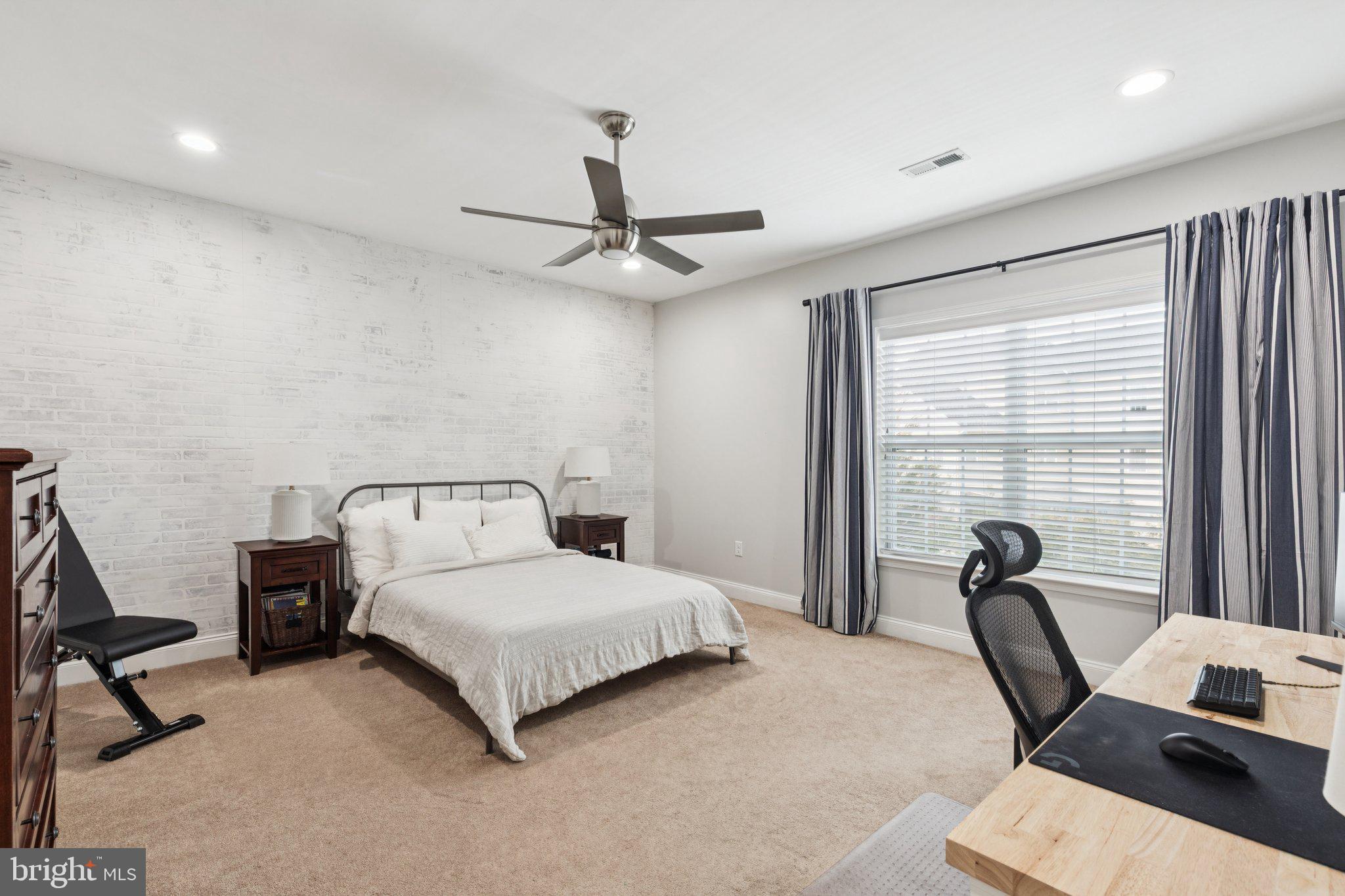 WARRINGTON GLEN - Residential