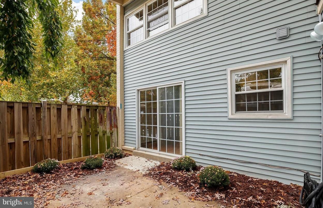 FAIRFAX HERITAGE - Residential Lease