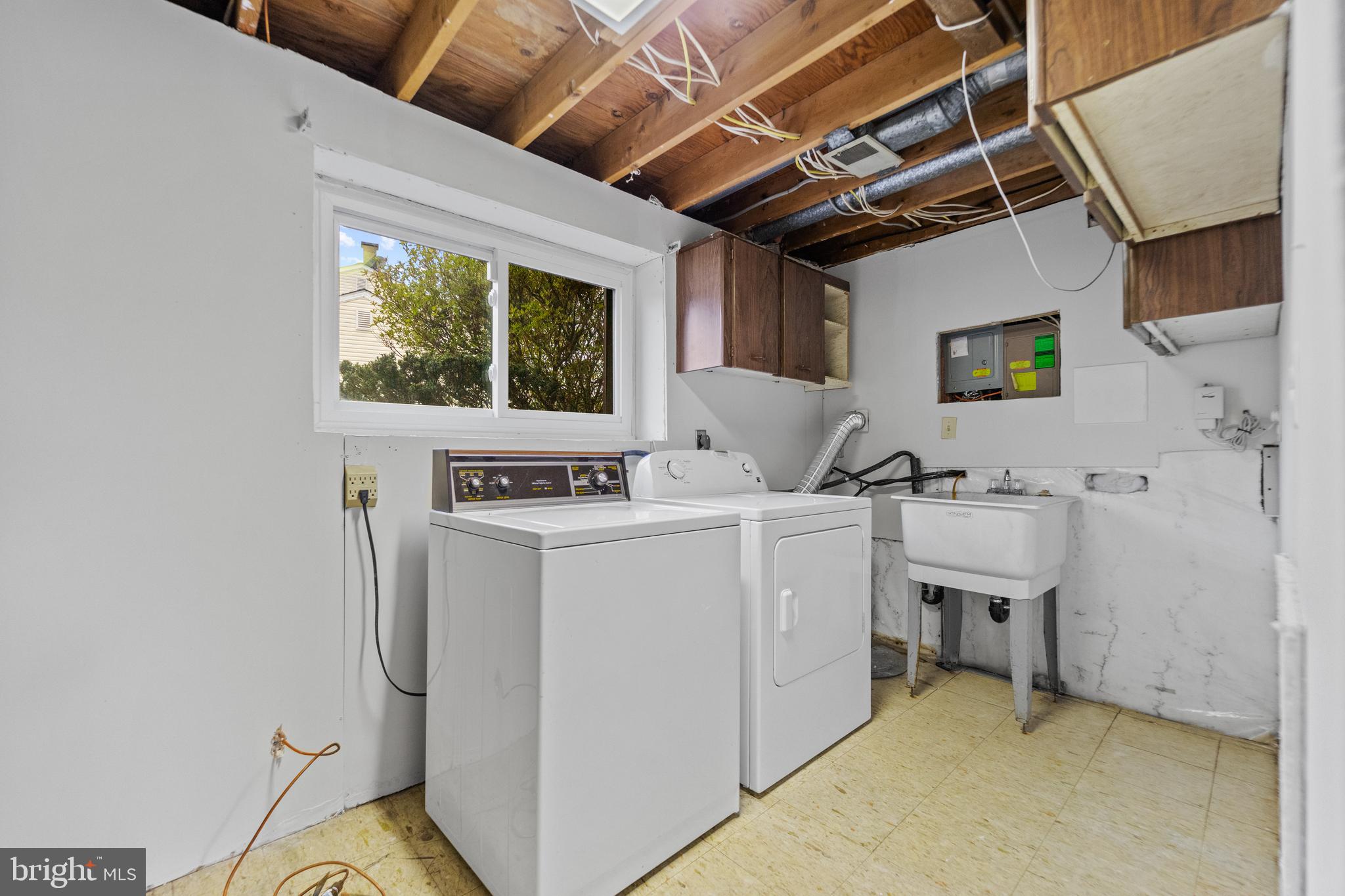 HICKORY RIDGE - Residential Lease