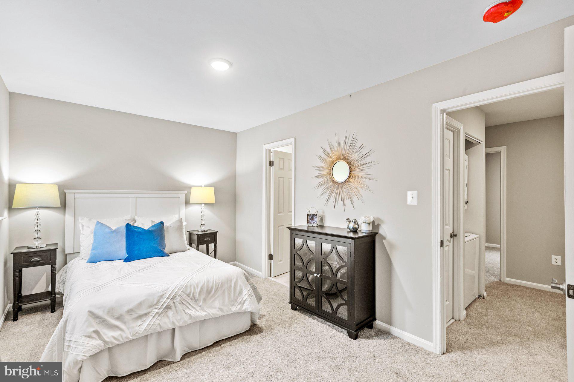 HUNTINGTON NEIGHBORHOOD - Residential