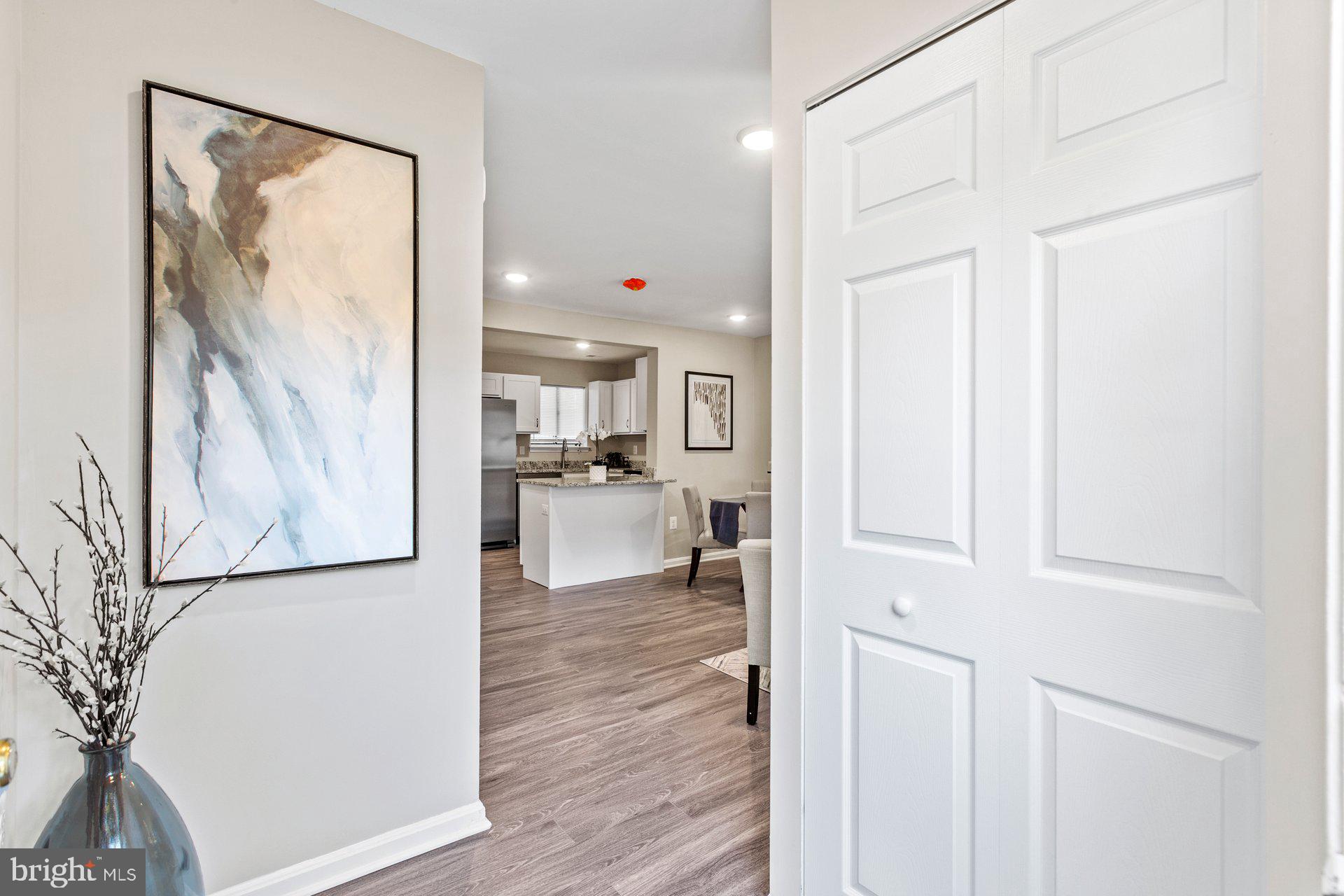 HUNTINGTON NEIGHBORHOOD - Residential