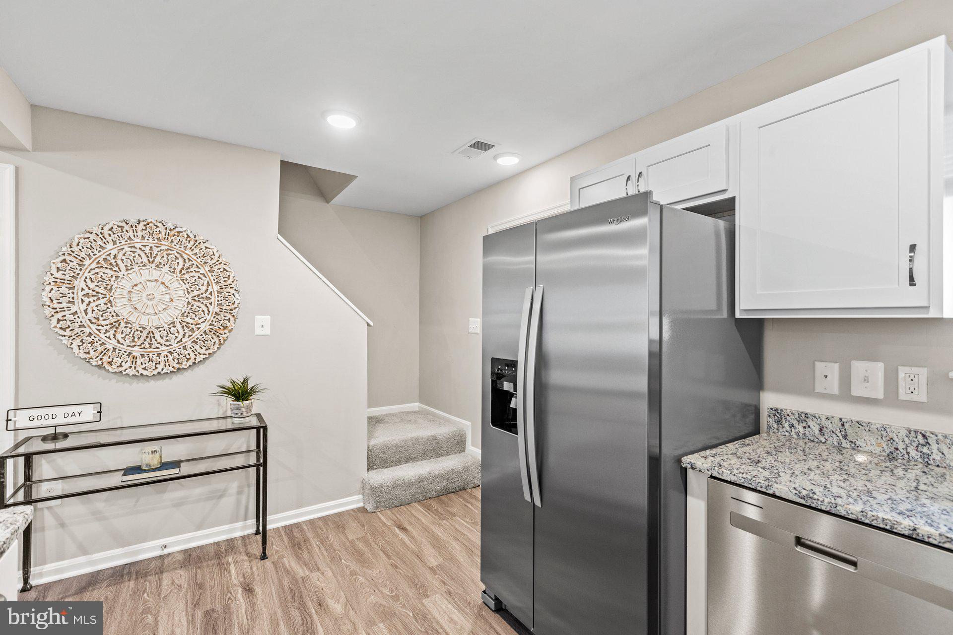 HUNTINGTON NEIGHBORHOOD - Residential