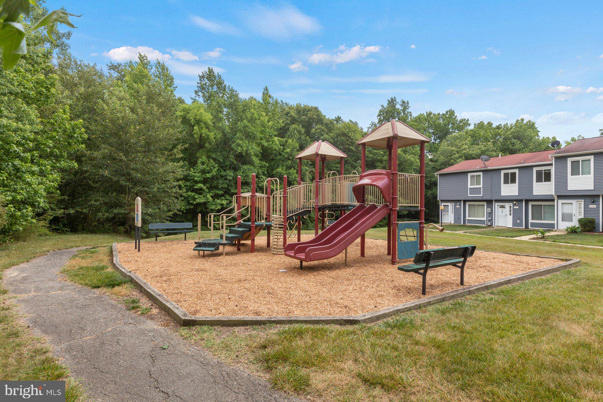 HUNTINGTON NEIGHBORHOOD - Residential