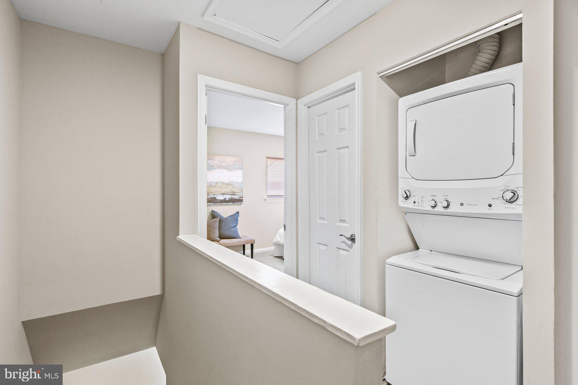 HUNTINGTON NEIGHBORHOOD - Residential