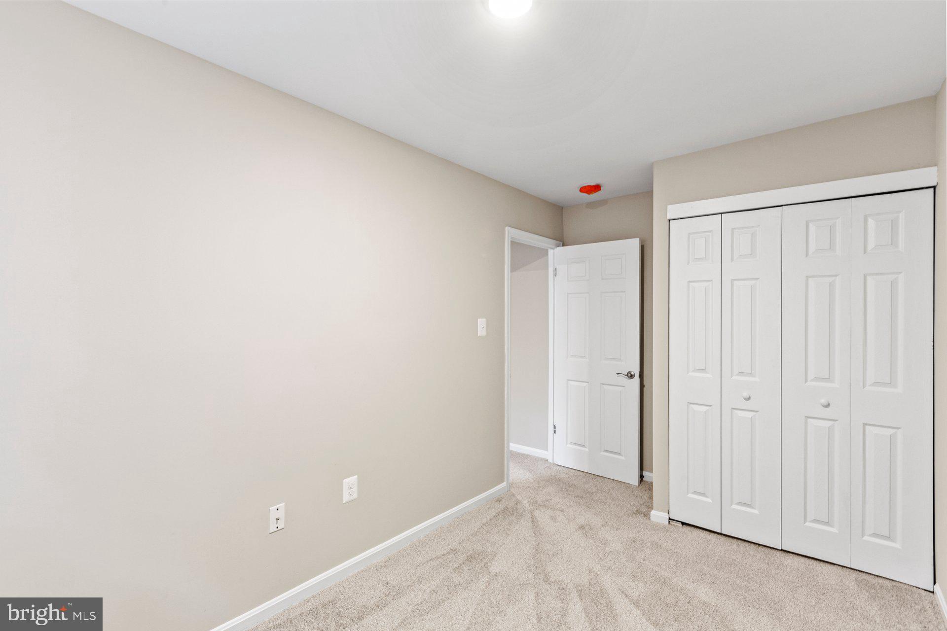 HUNTINGTON NEIGHBORHOOD - Residential