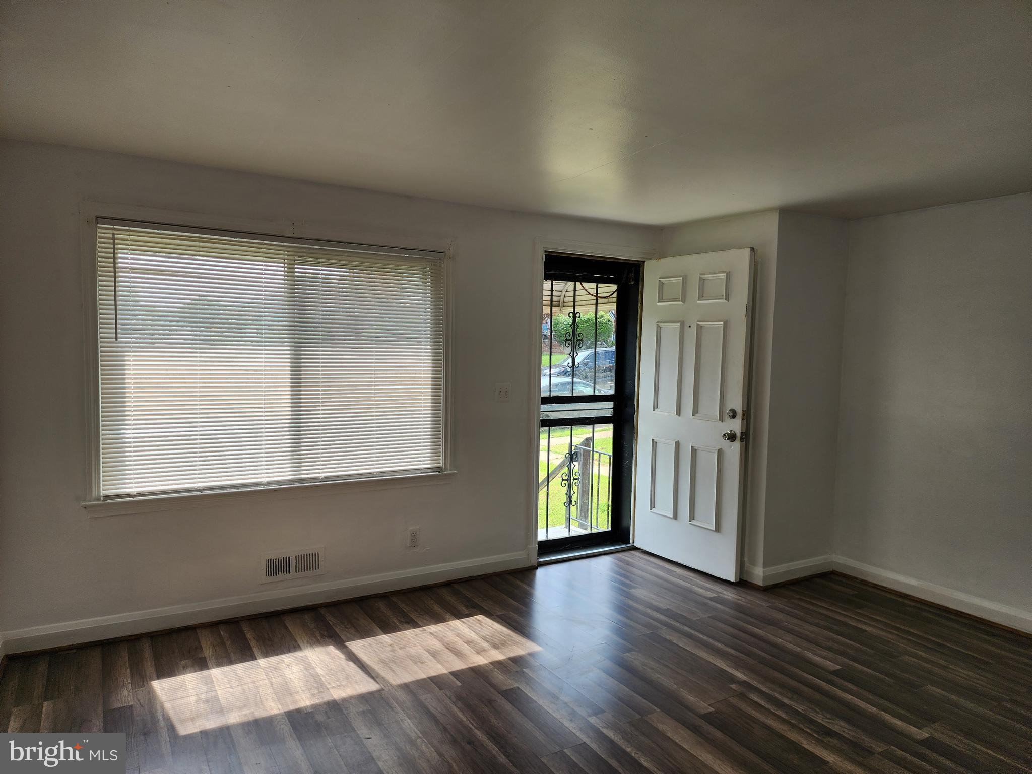 CLAREMONT-FREEDOM - Residential